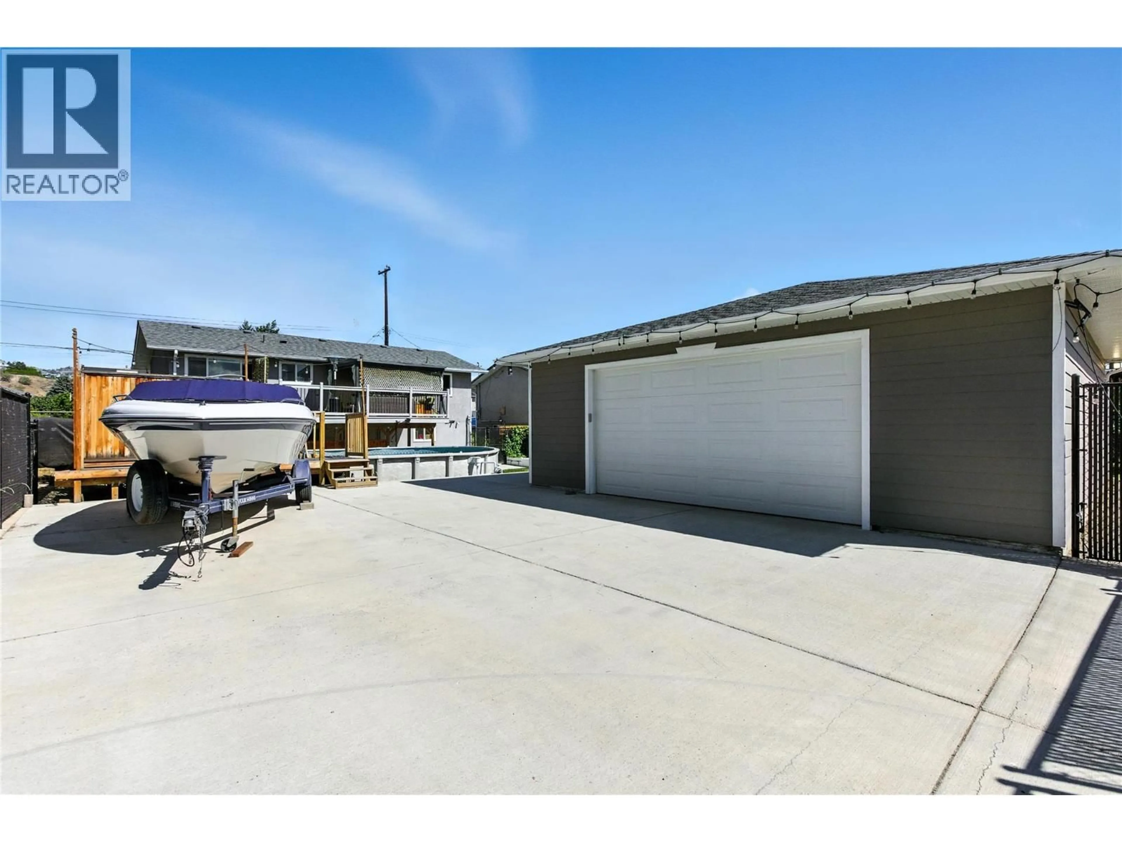 Indoor garage for 891 PEMBROKE AVENUE, Kamloops British Columbia V2B1Z2