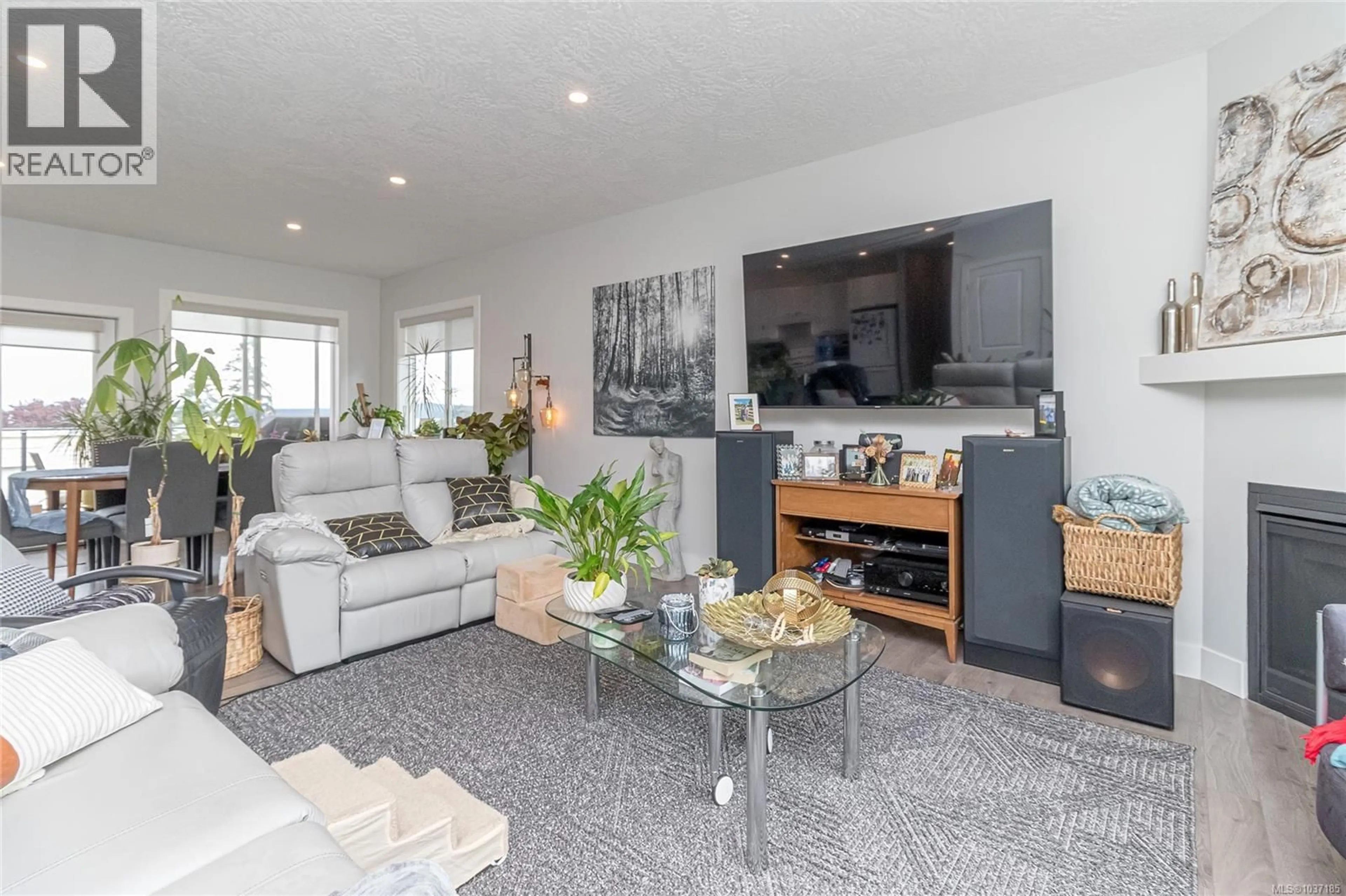 Living room with furniture, unknown for 3205 DOUGLAS STREET, Chemainus British Columbia V0R1K2