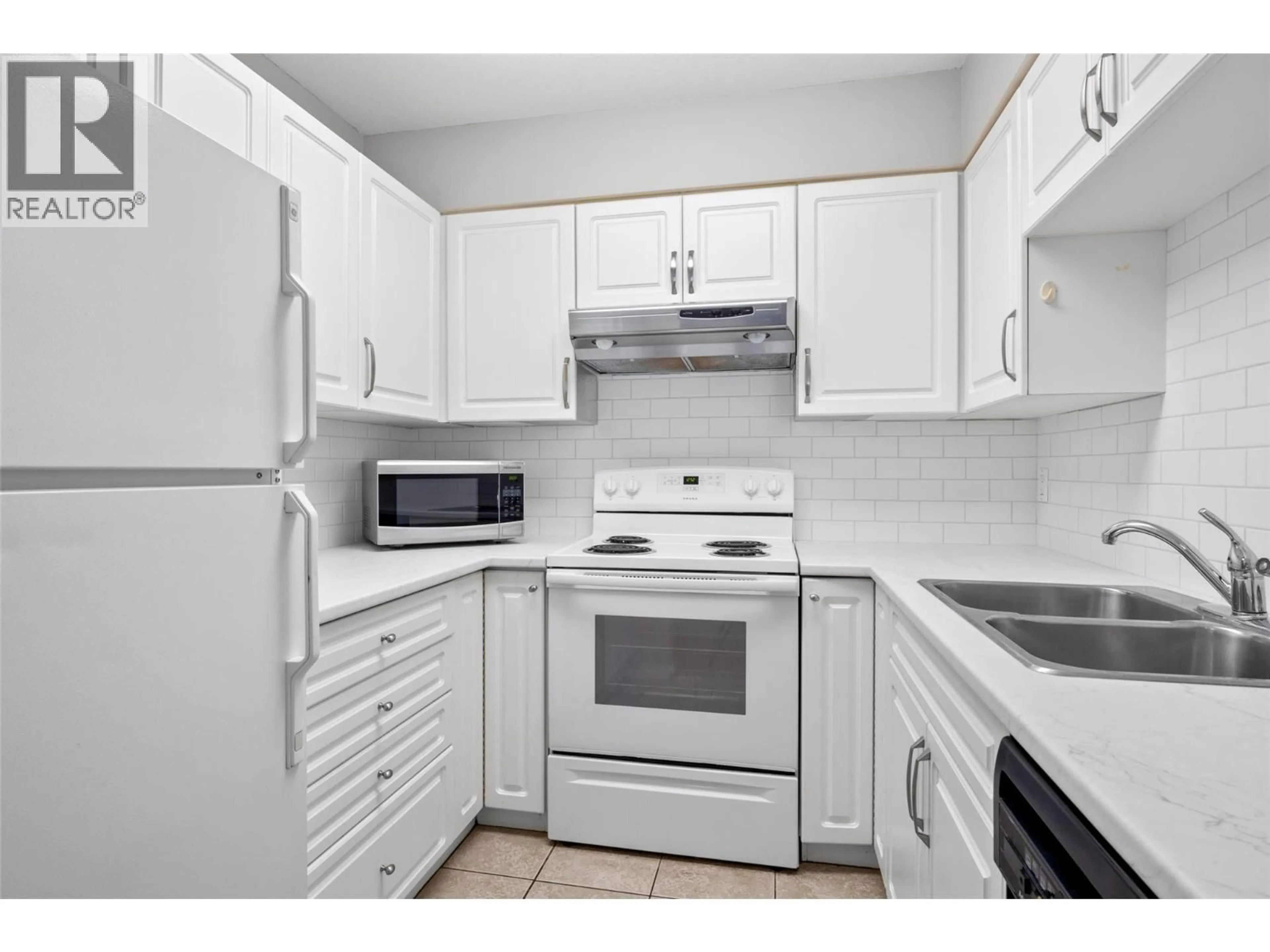 Standard kitchen, unknown for 318 - 1170 HUGH ALLAN DRIVE, Kamloops British Columbia V1S1T5