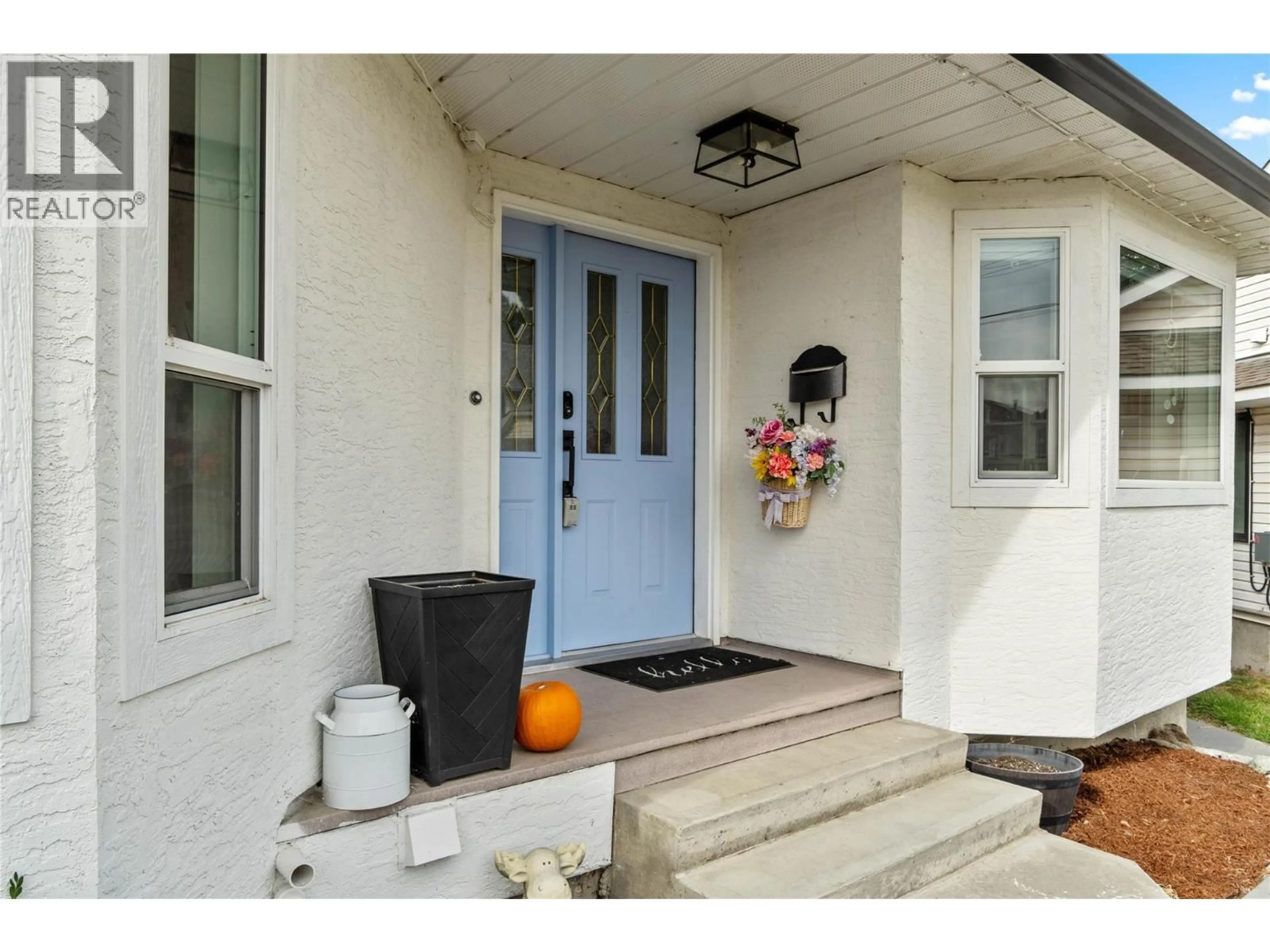 Indoor entryway for 1064 FLEETWOOD PLACE, Kamloops British Columbia V2B8J4