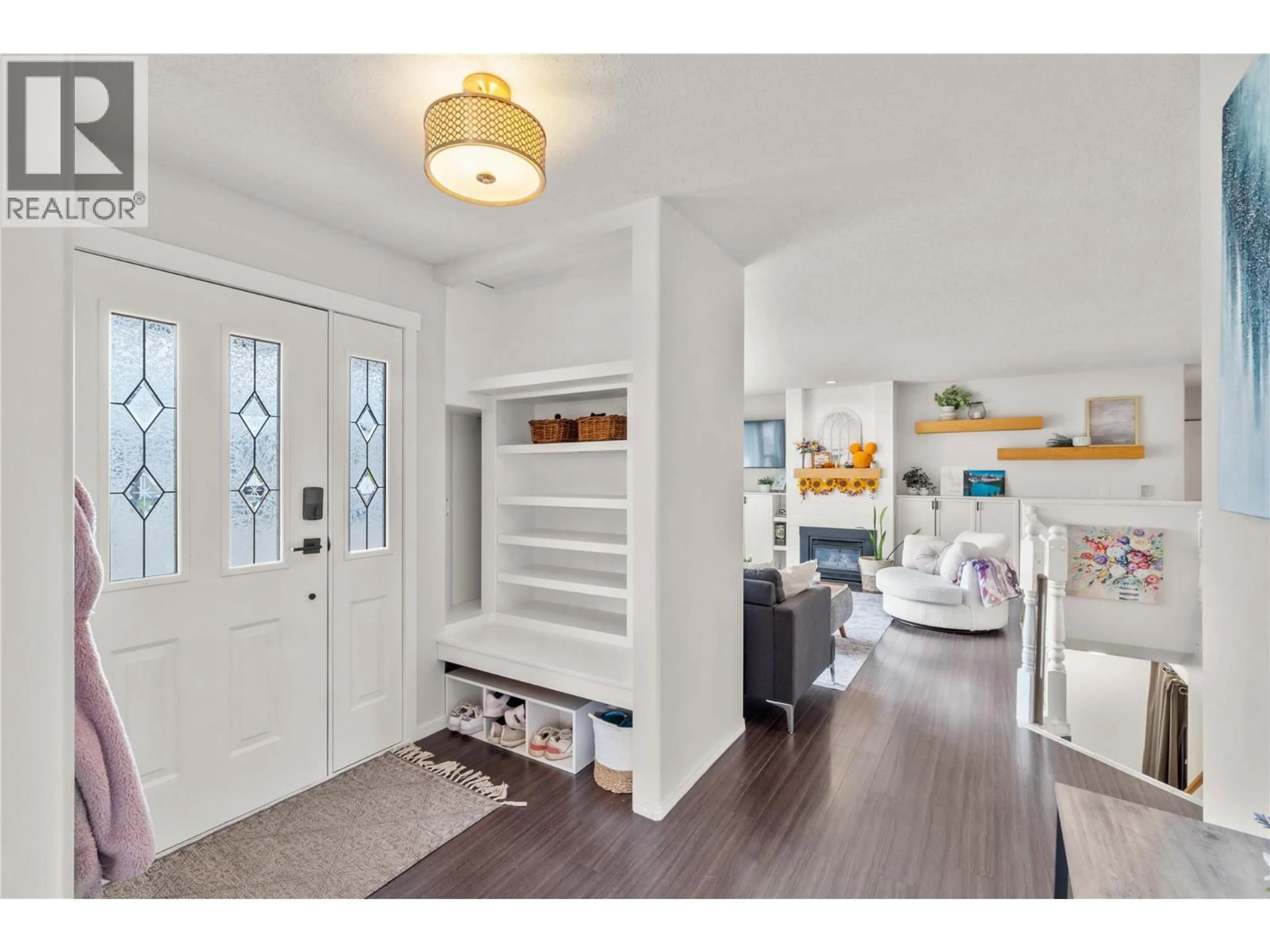 Indoor entryway for 1064 FLEETWOOD PLACE, Kamloops British Columbia V2B8J4