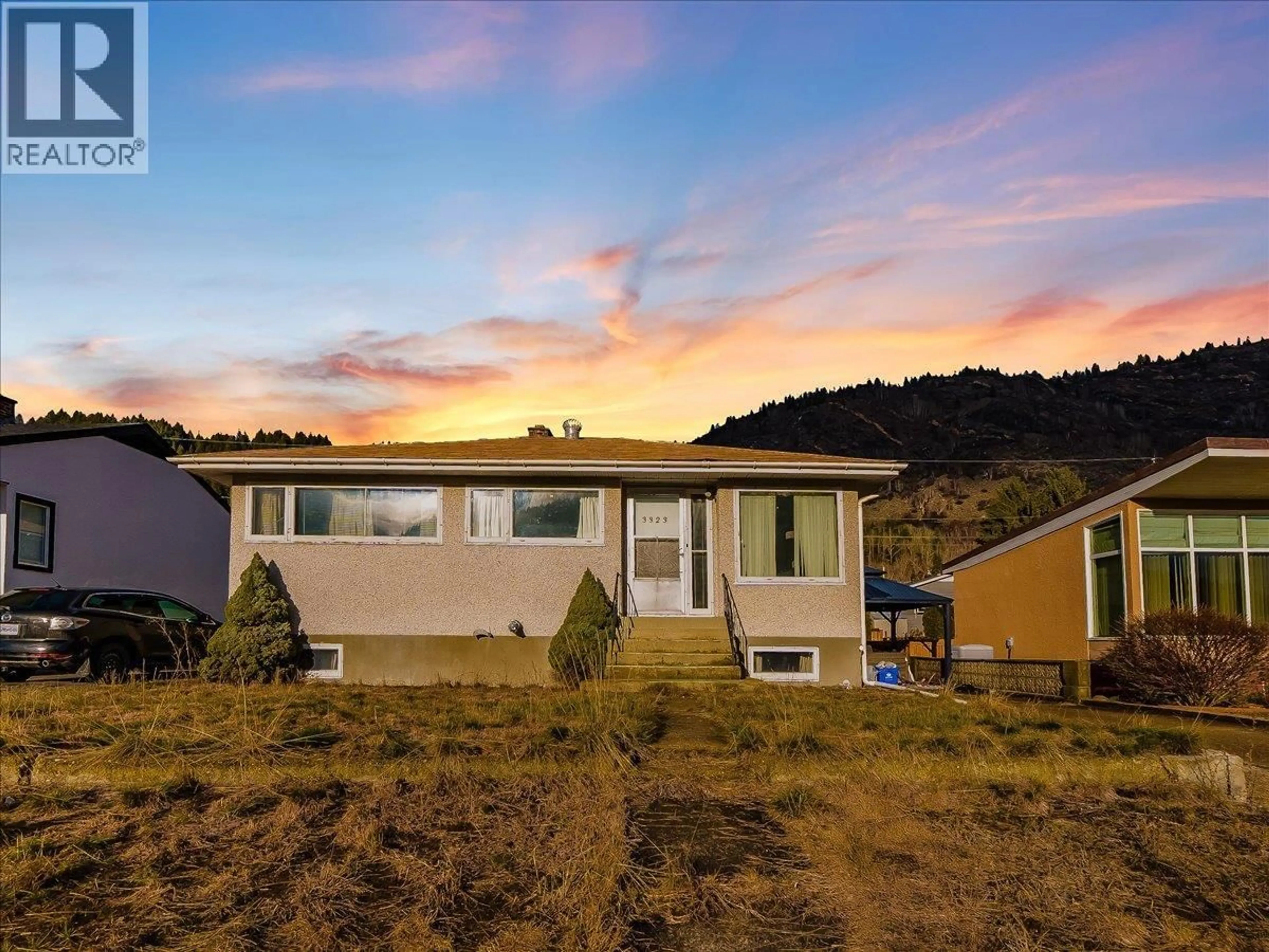 Unknown for 3323 DAHLIA CRESCENT, Trail British Columbia V1R2Y1