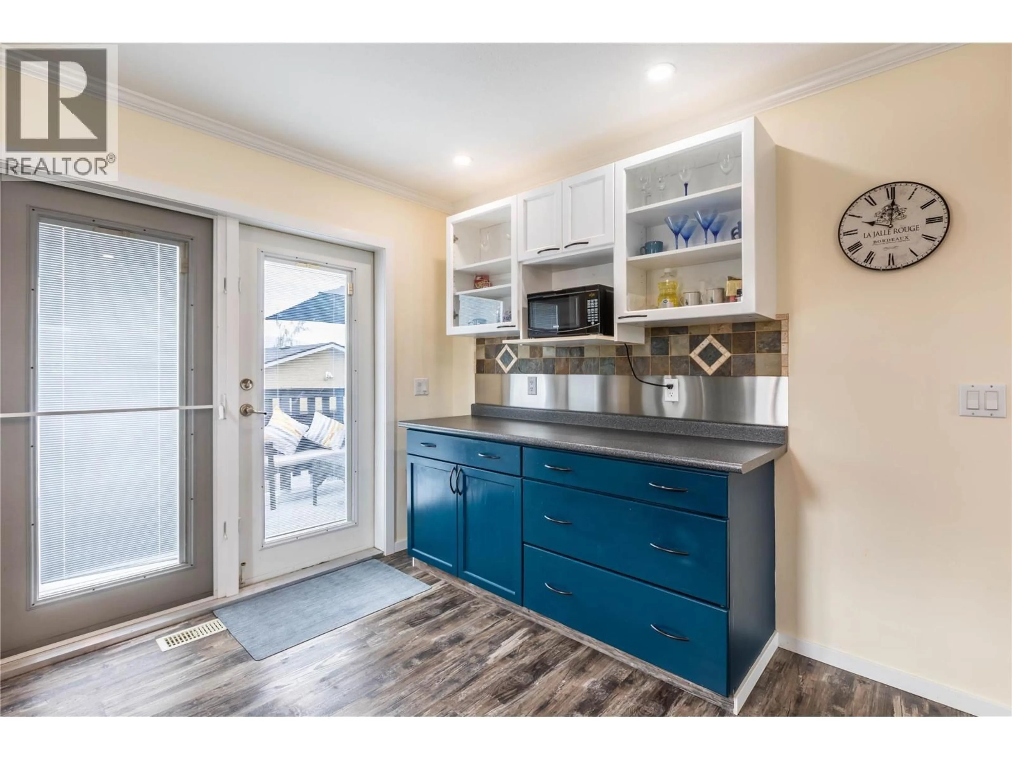Open concept kitchen, unknown for 1415 NELSON PLACE, Kelowna British Columbia V1Y9H4