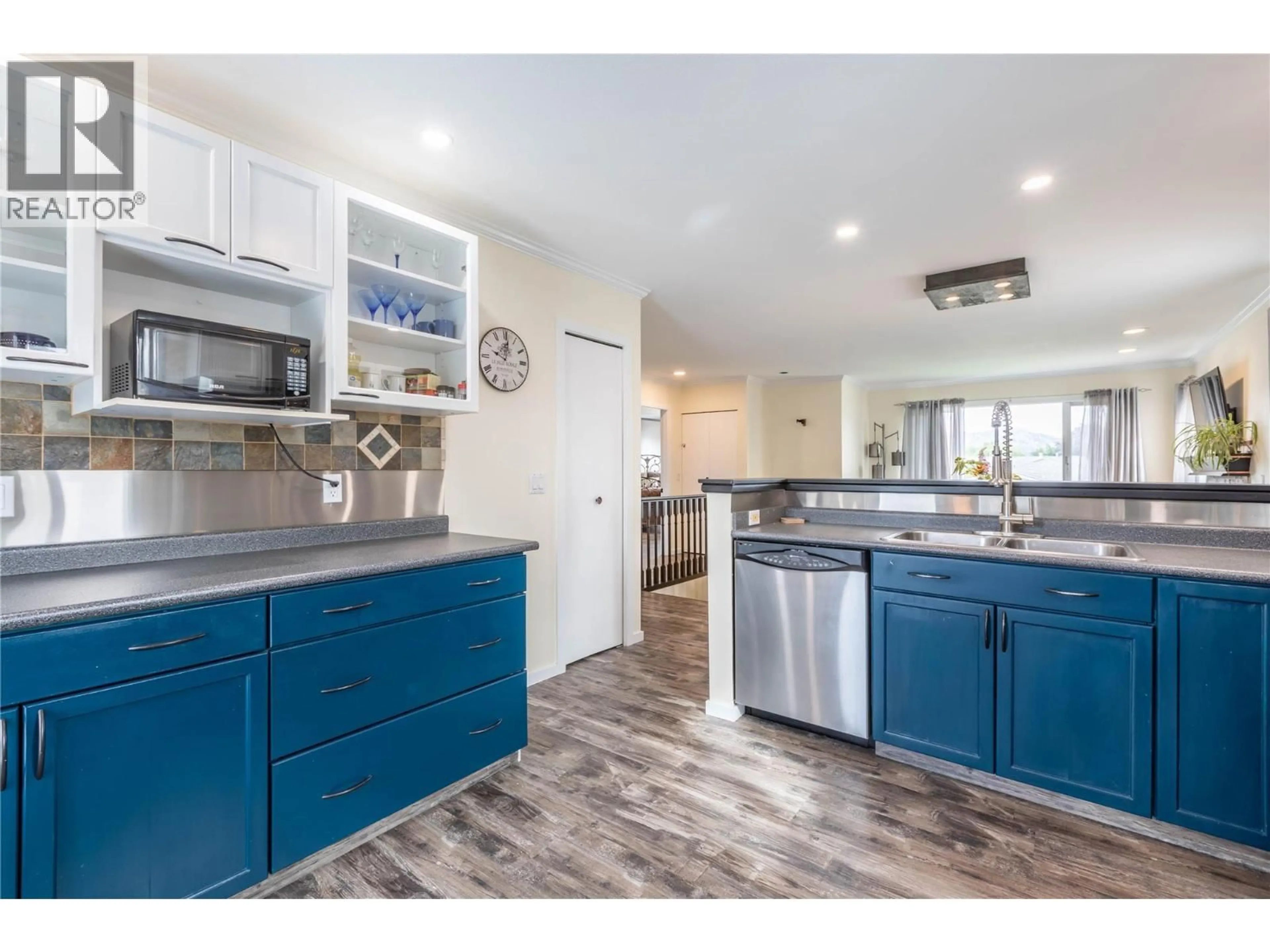 Open concept kitchen, unknown for 1415 NELSON PLACE, Kelowna British Columbia V1Y9H4