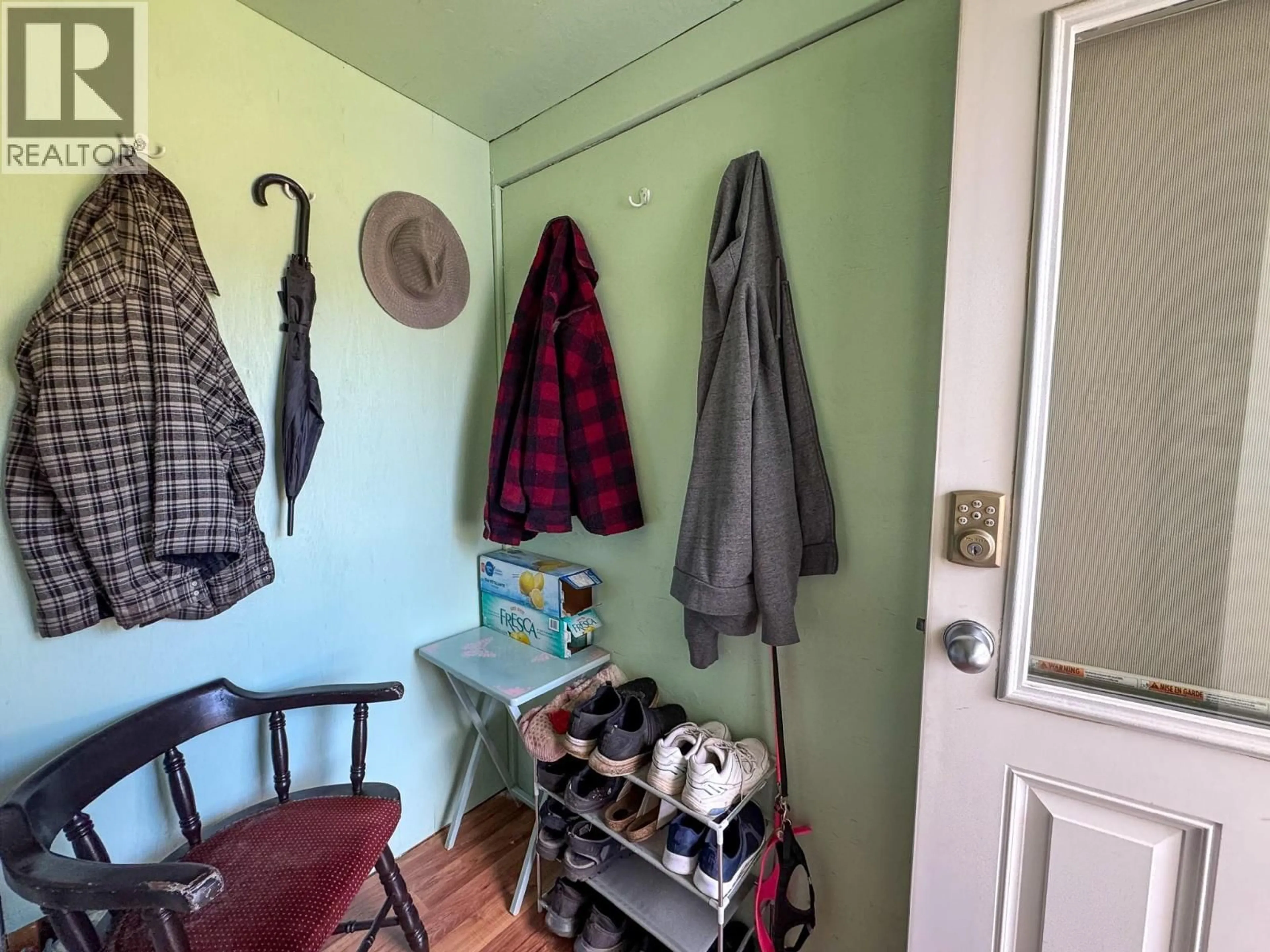 Indoor entryway for 34 - 2776 CLAPPERTON AVENUE, Merritt British Columbia V1K1G5