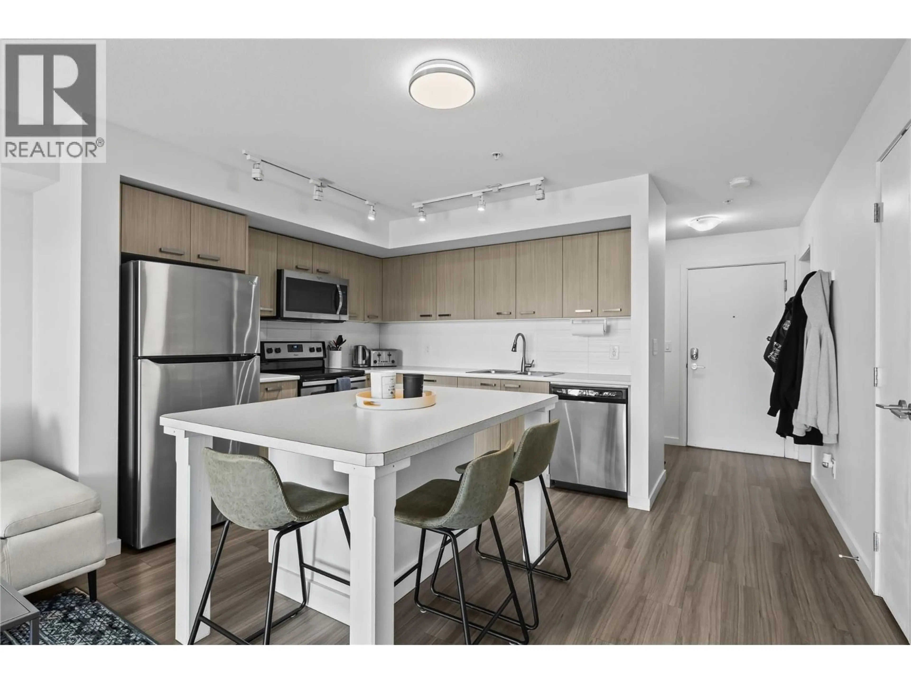 Standard kitchen, unknown for 203 - 775 ACADEMY WAY, Kelowna British Columbia V1V0A5