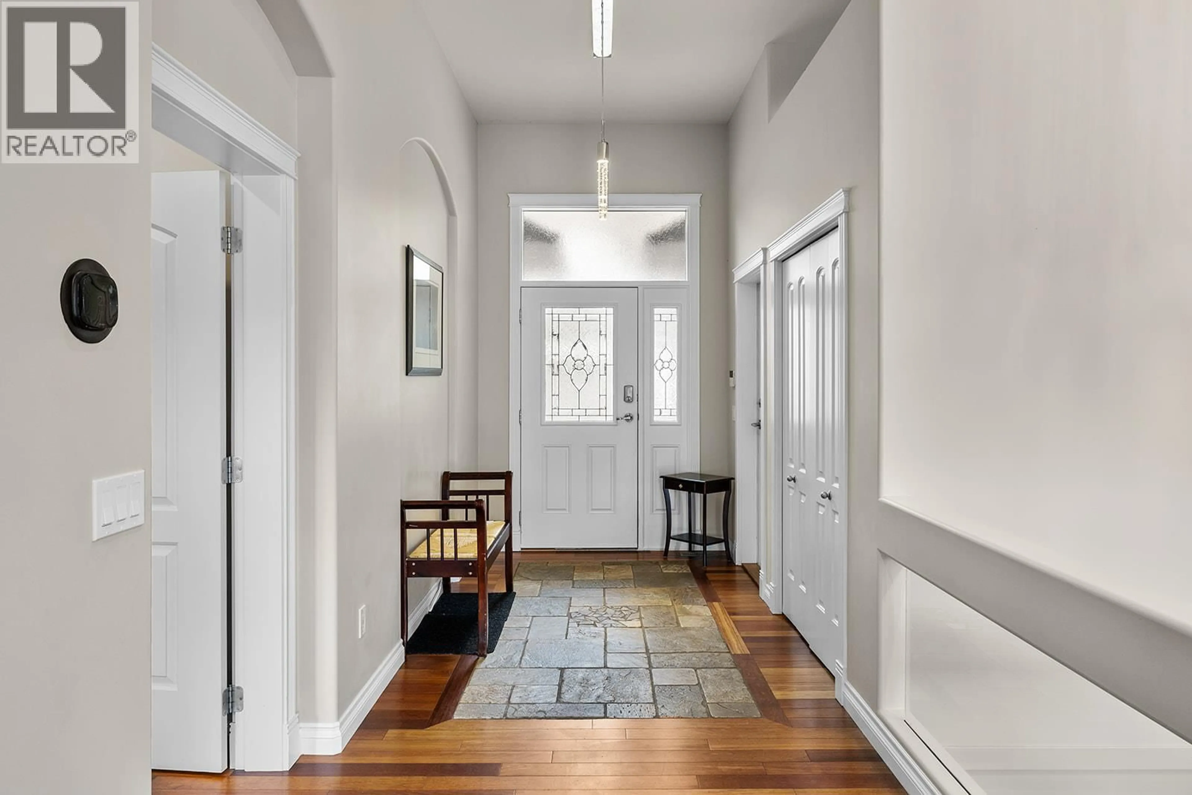 Indoor entryway for 115 - 550 GLENMEADOWS ROAD, Kelowna British Columbia V1V1X3