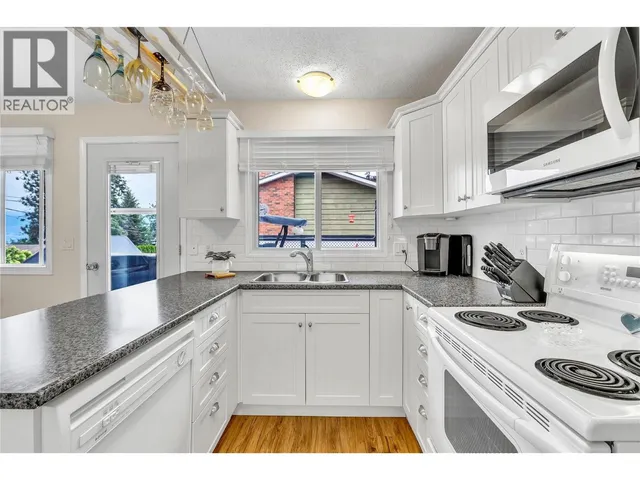 2887 ABERDEEN ROAD, West Kelowna 2