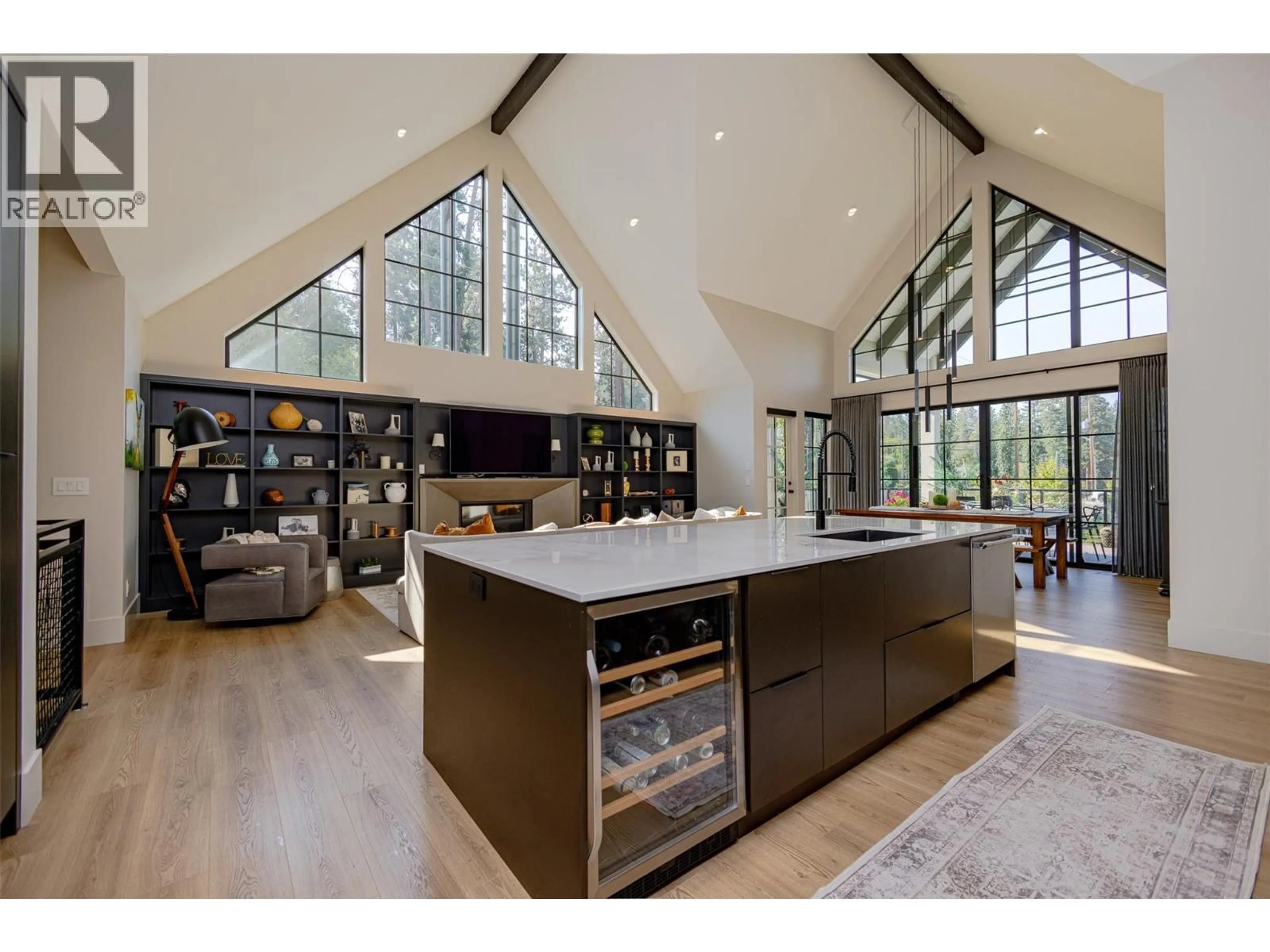 Contemporary kitchen, unknown for 4324 RUSSO STREET, Kelowna British Columbia V1W0B6