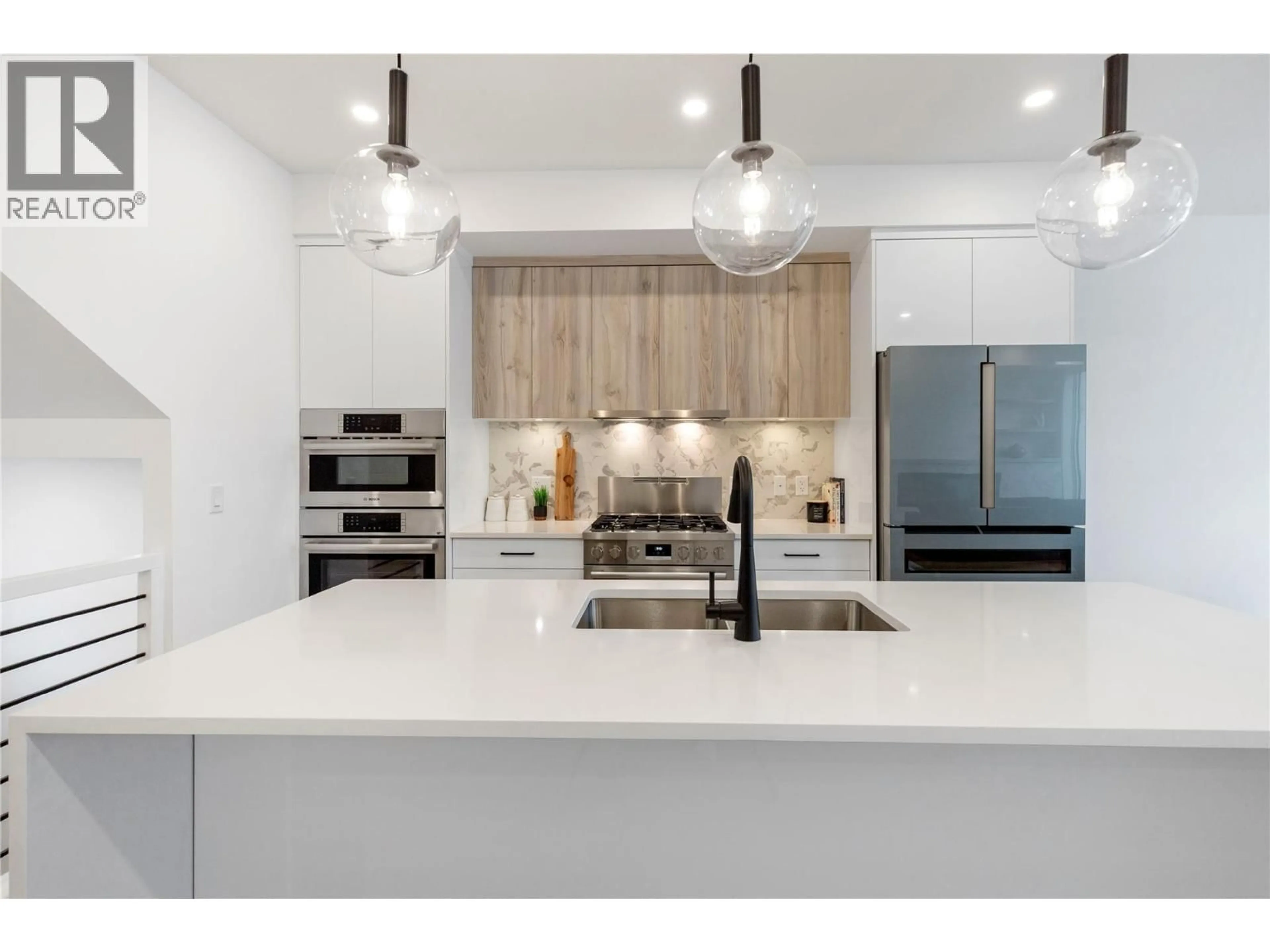 Contemporary kitchen, unknown for 203 - 2735 SHANNON LAKE ROAD, West Kelowna British Columbia V4T1V6