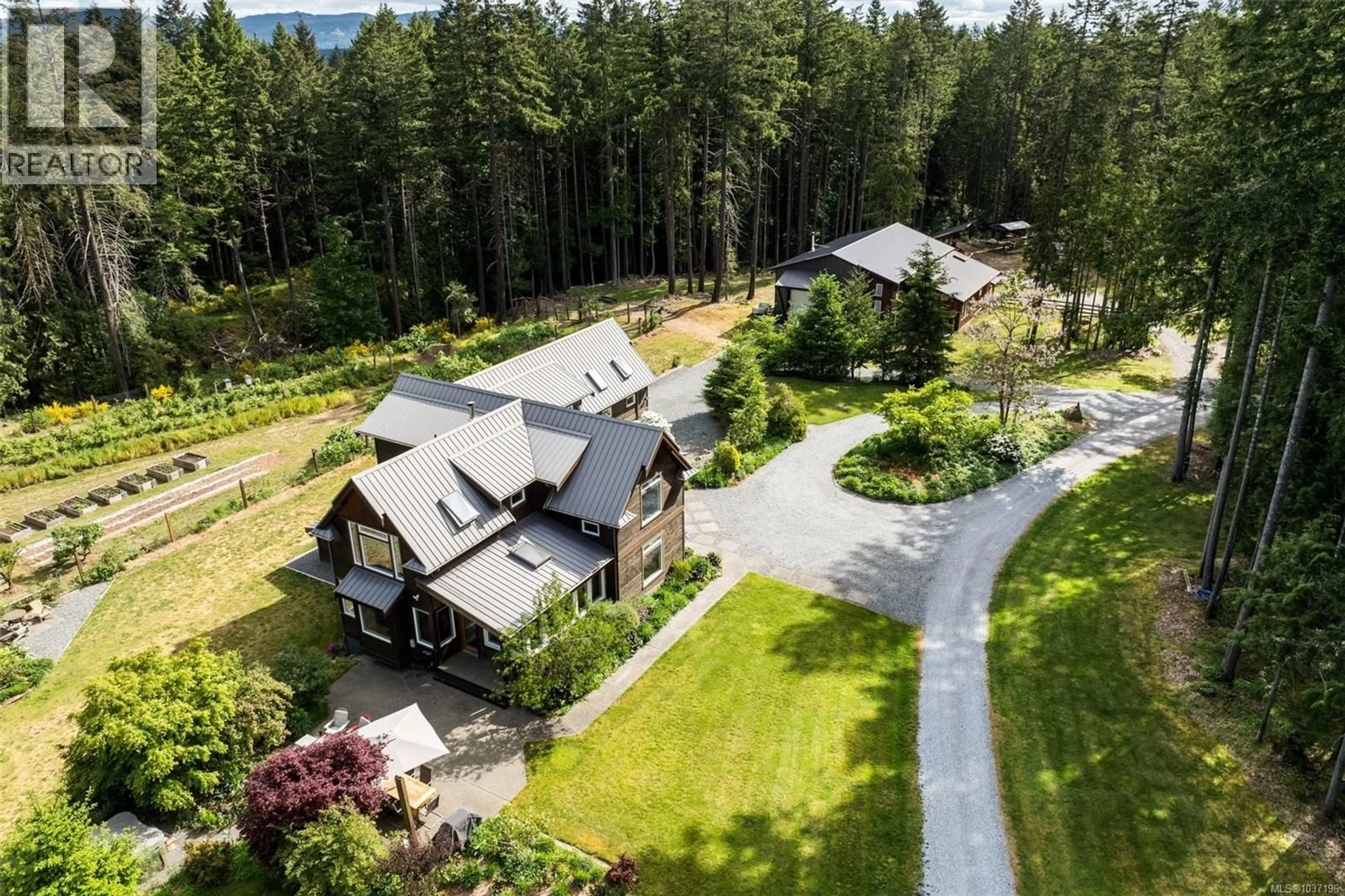 A pic from outside/outdoor area/front of a property/back of a property/a pic from drone, unknown for 1381 CARLTON DRIVE, Cobble Hill British Columbia V8H0B7