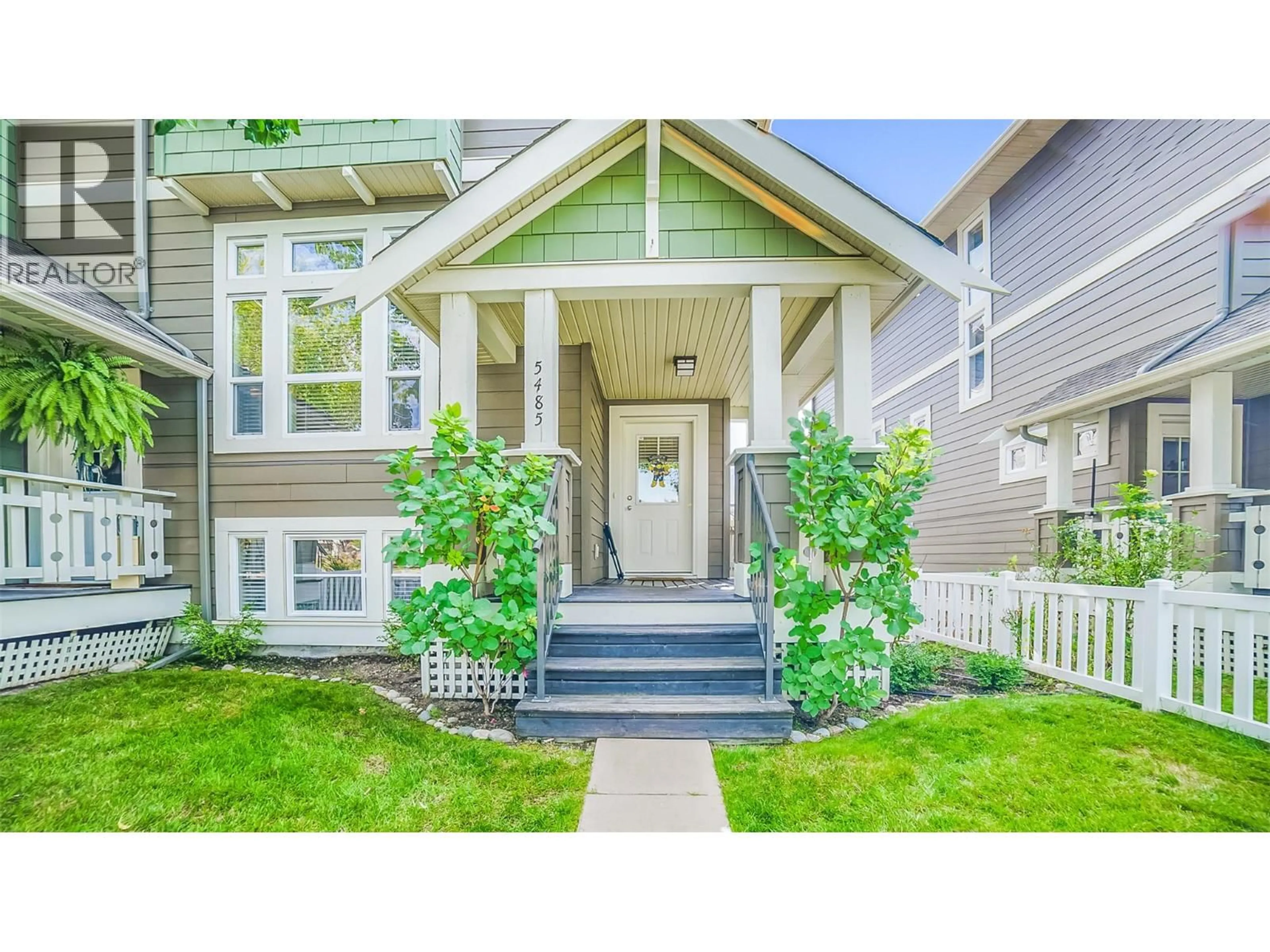 Home with vinyl exterior material, street for 5485 SOUTH PERIMETER WAY, Kelowna British Columbia V1W5H9