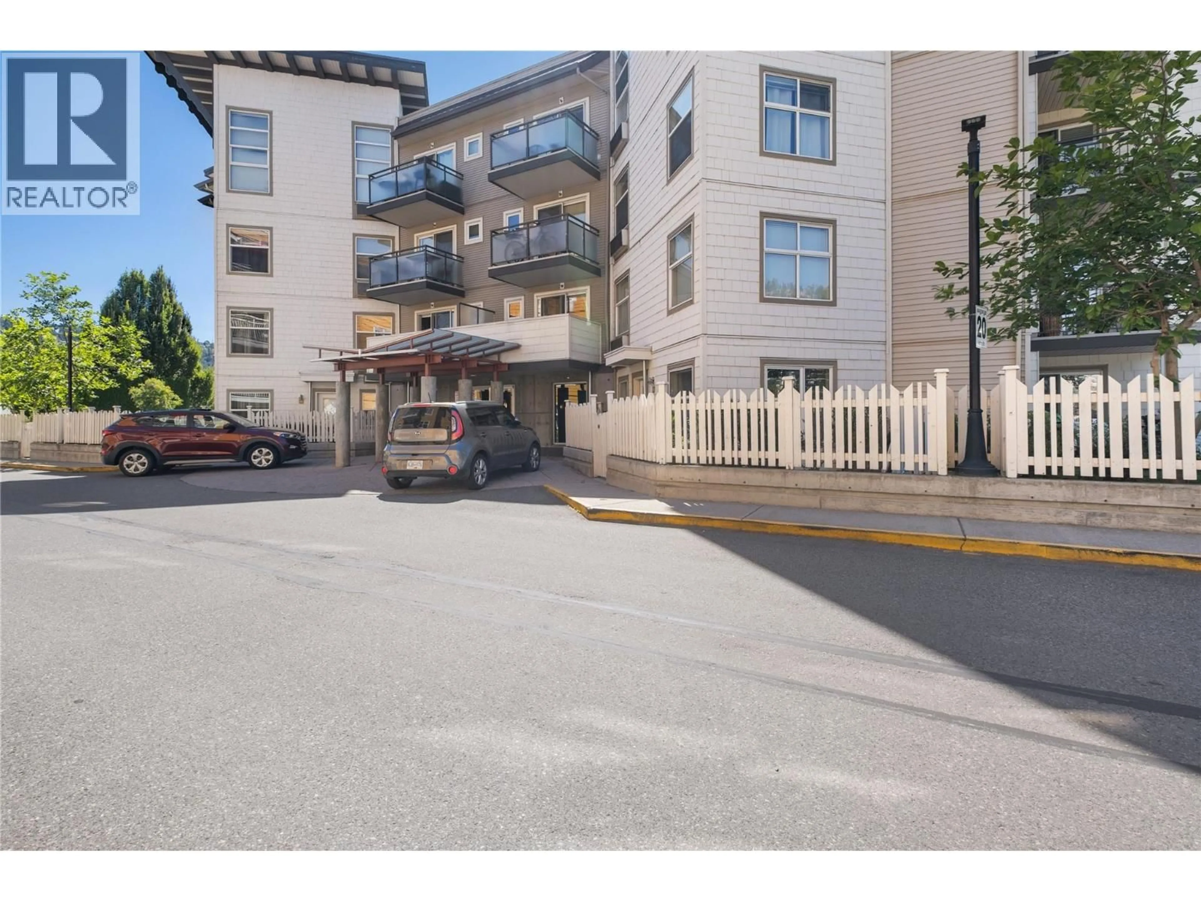 Patio, street for 210 - 567 YATES ROAD, Kelowna British Columbia V1V2V4