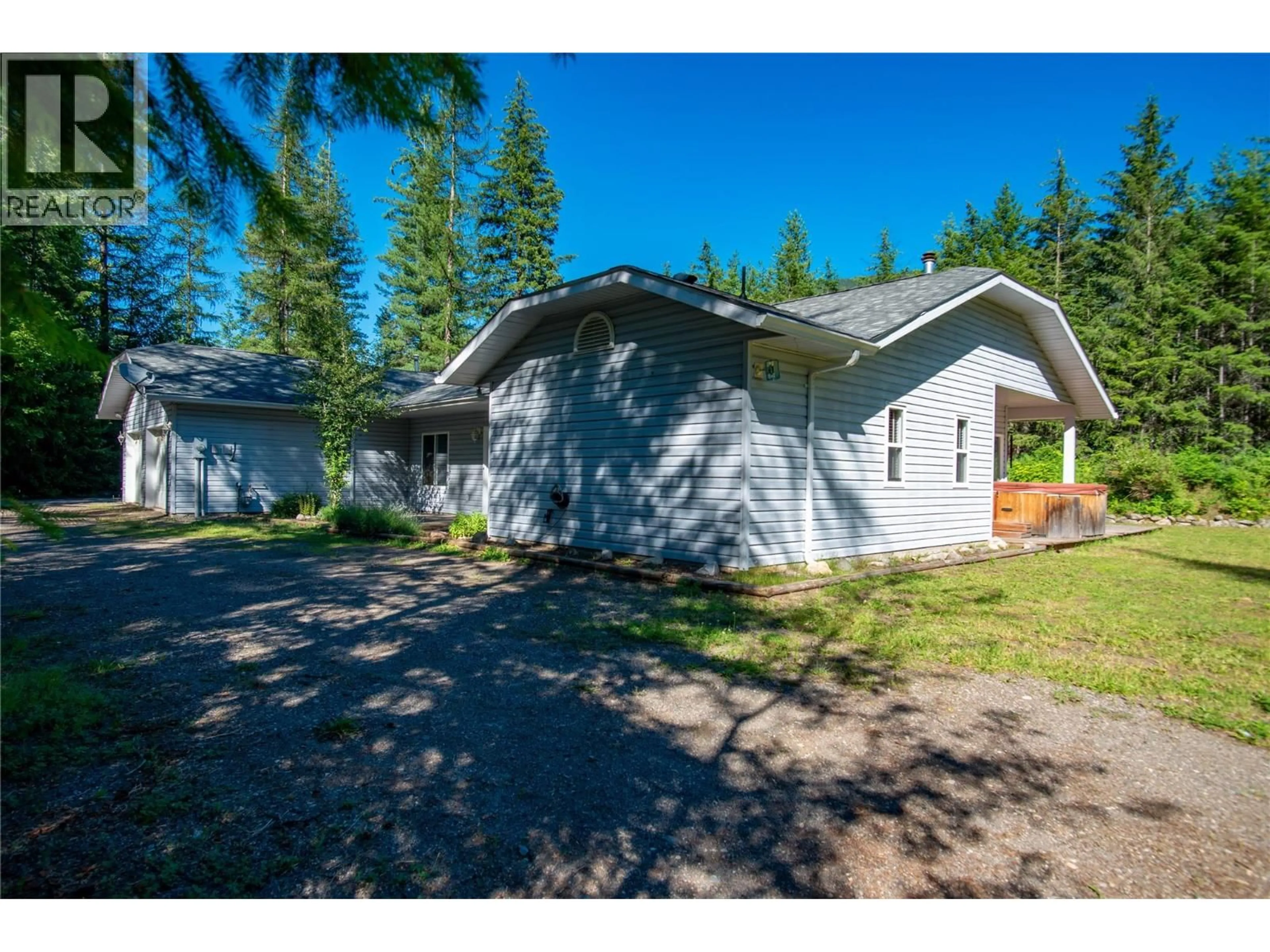 A pic from outside/outdoor area/front of a property/back of a property/a pic from drone, unknown for 2222 JENISA ROAD, Castlegar British Columbia V1N2L8