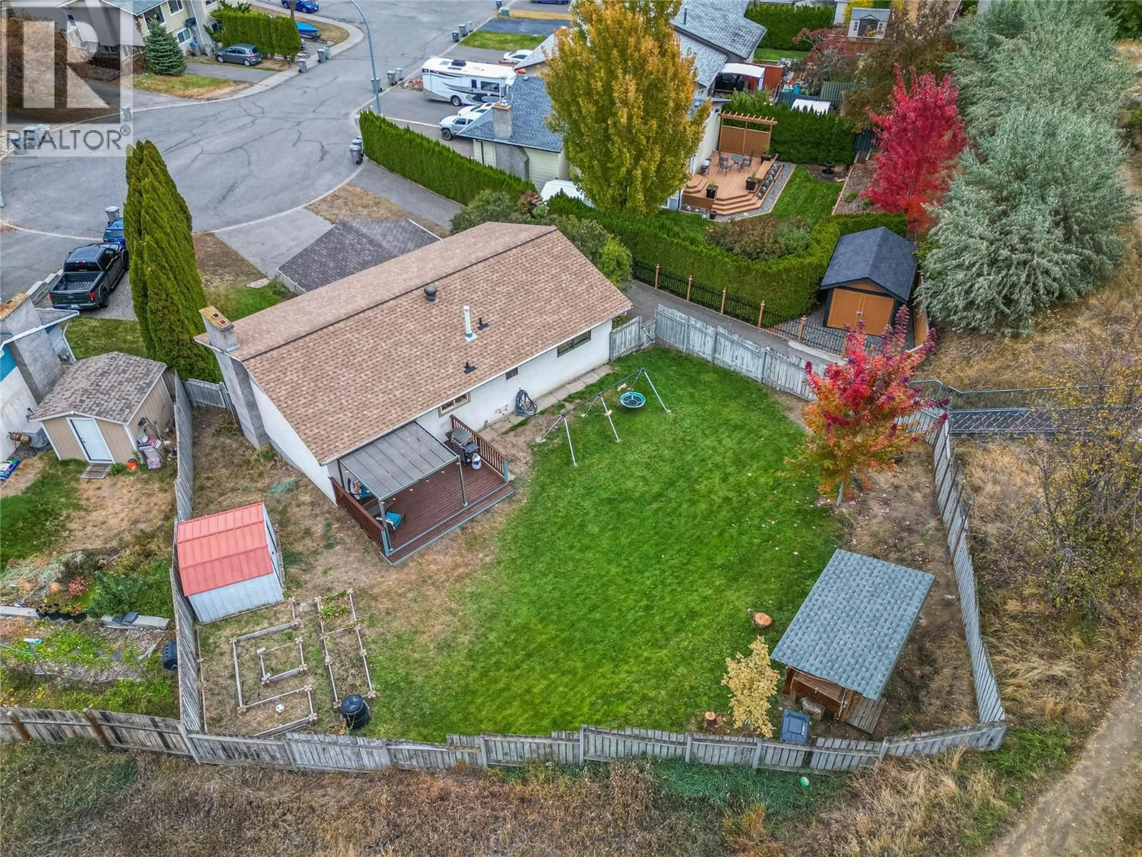 A pic from outside/outdoor area/front of a property/back of a property/a pic from drone, street for 1295 MONASHEE COURT, Kamloops British Columbia V2C6B4