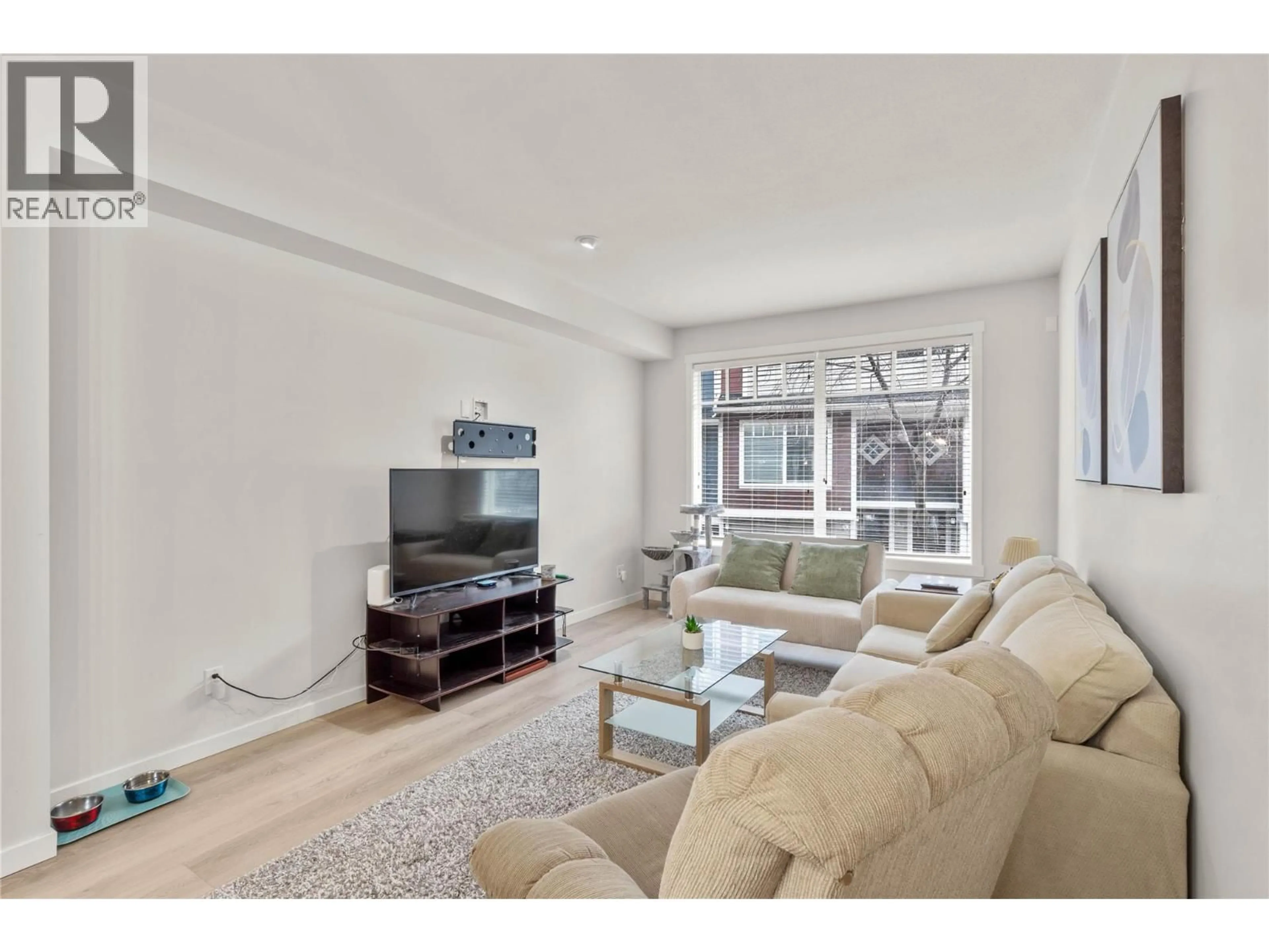 Living room with furniture, unknown for 16 - 2860 VALLEYVIEW DRIVE, Kamloops British Columbia V2C0B3