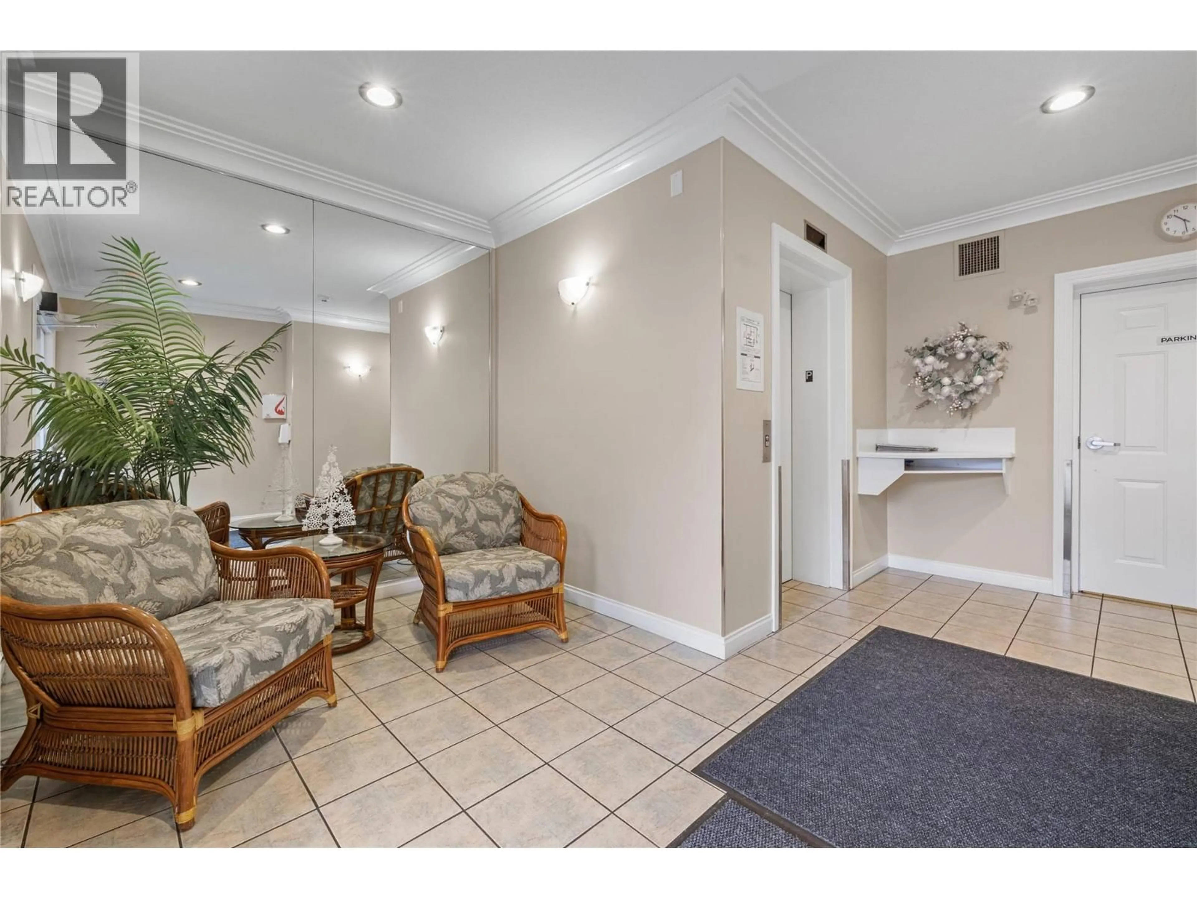 Unknown for 212 - 980 GLENWOOD AVENUE, Kelowna British Columbia V1Y9P2