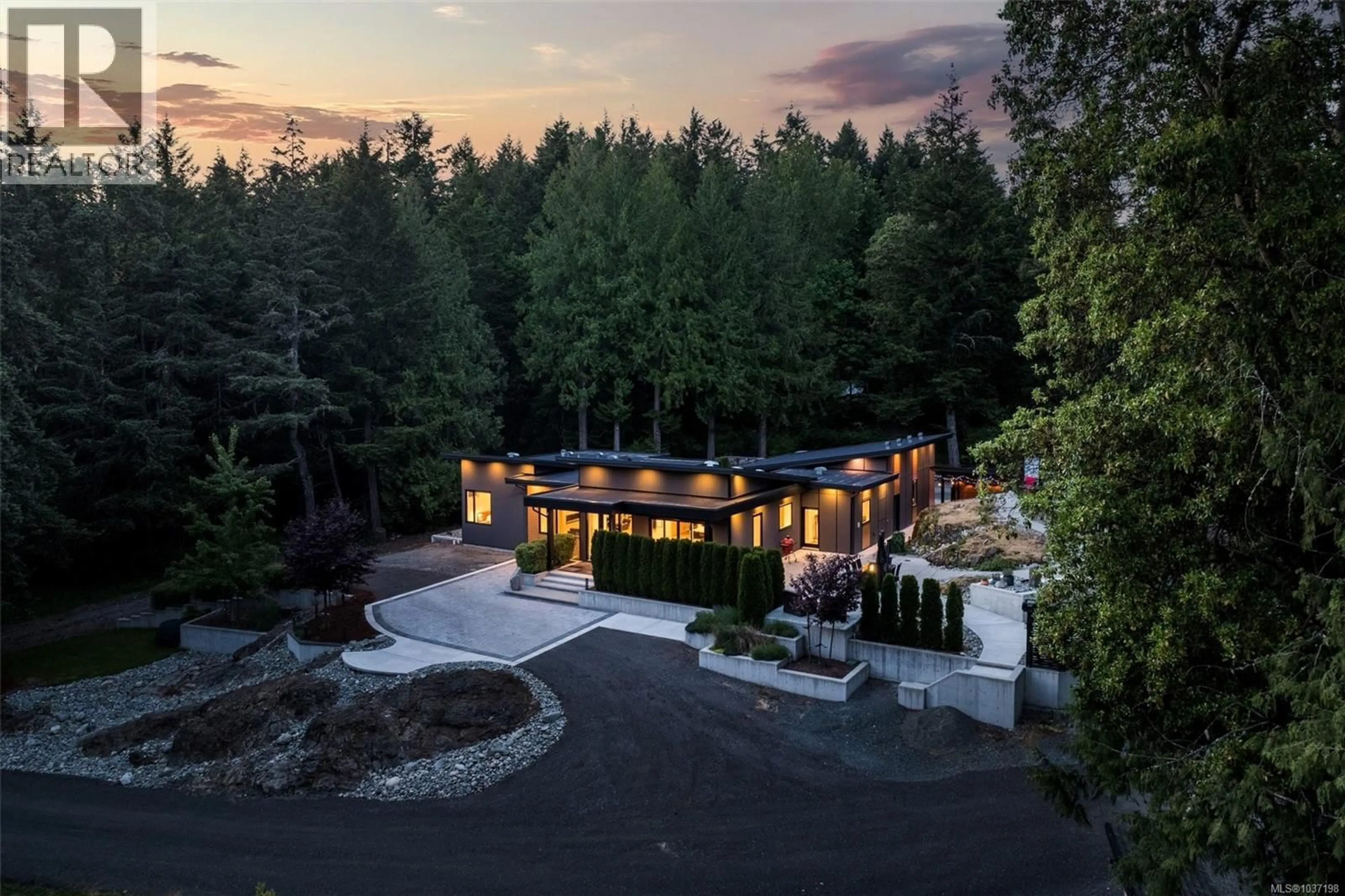 A pic from outside/outdoor area/front of a property/back of a property/a pic from drone, unknown for 10 HARTLAND AVENUE, Saanich British Columbia V9E1L7
