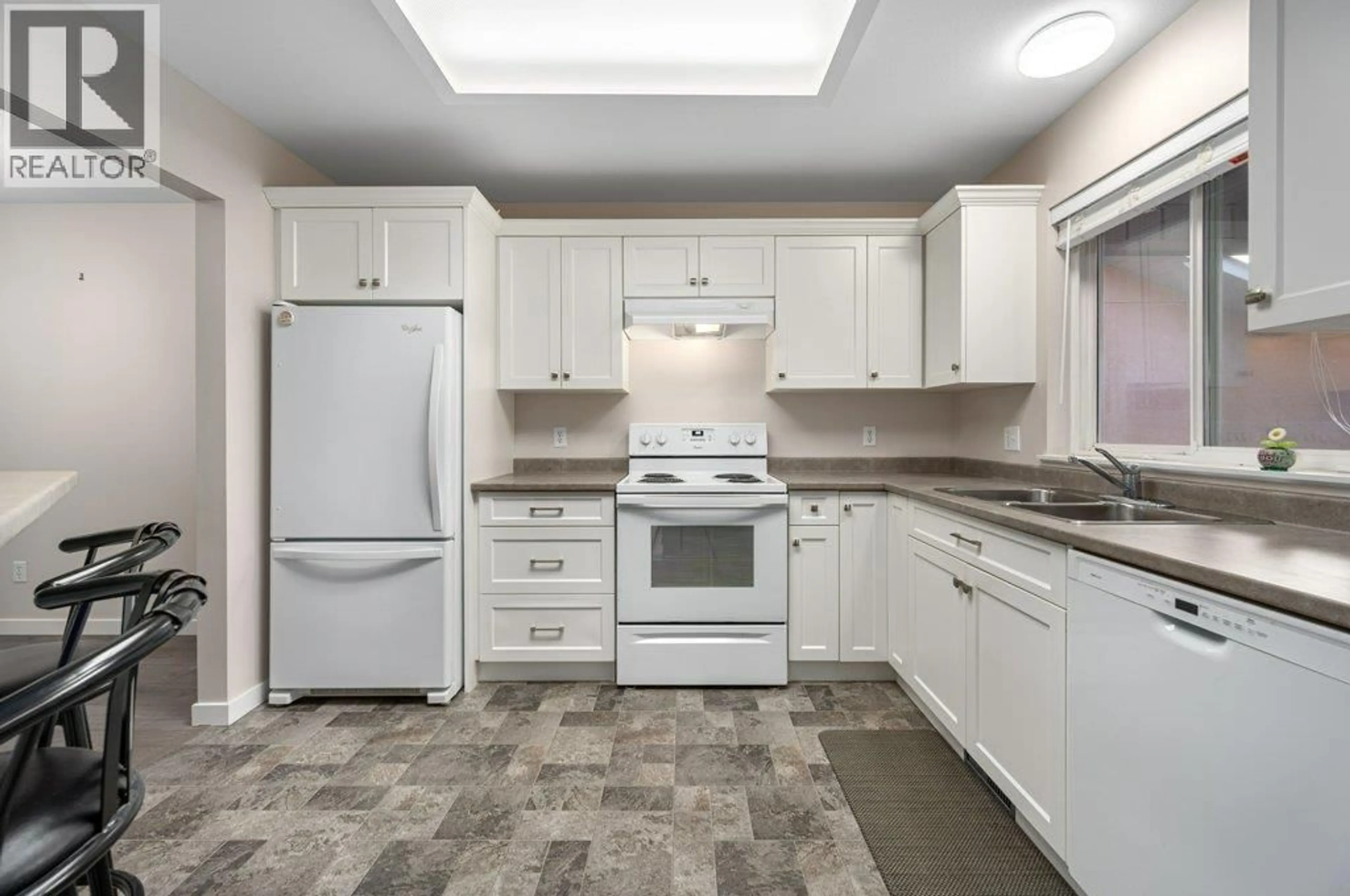 Standard kitchen, unknown for 14 - 1285 14TH STREET, Kamloops British Columbia V2B8K9