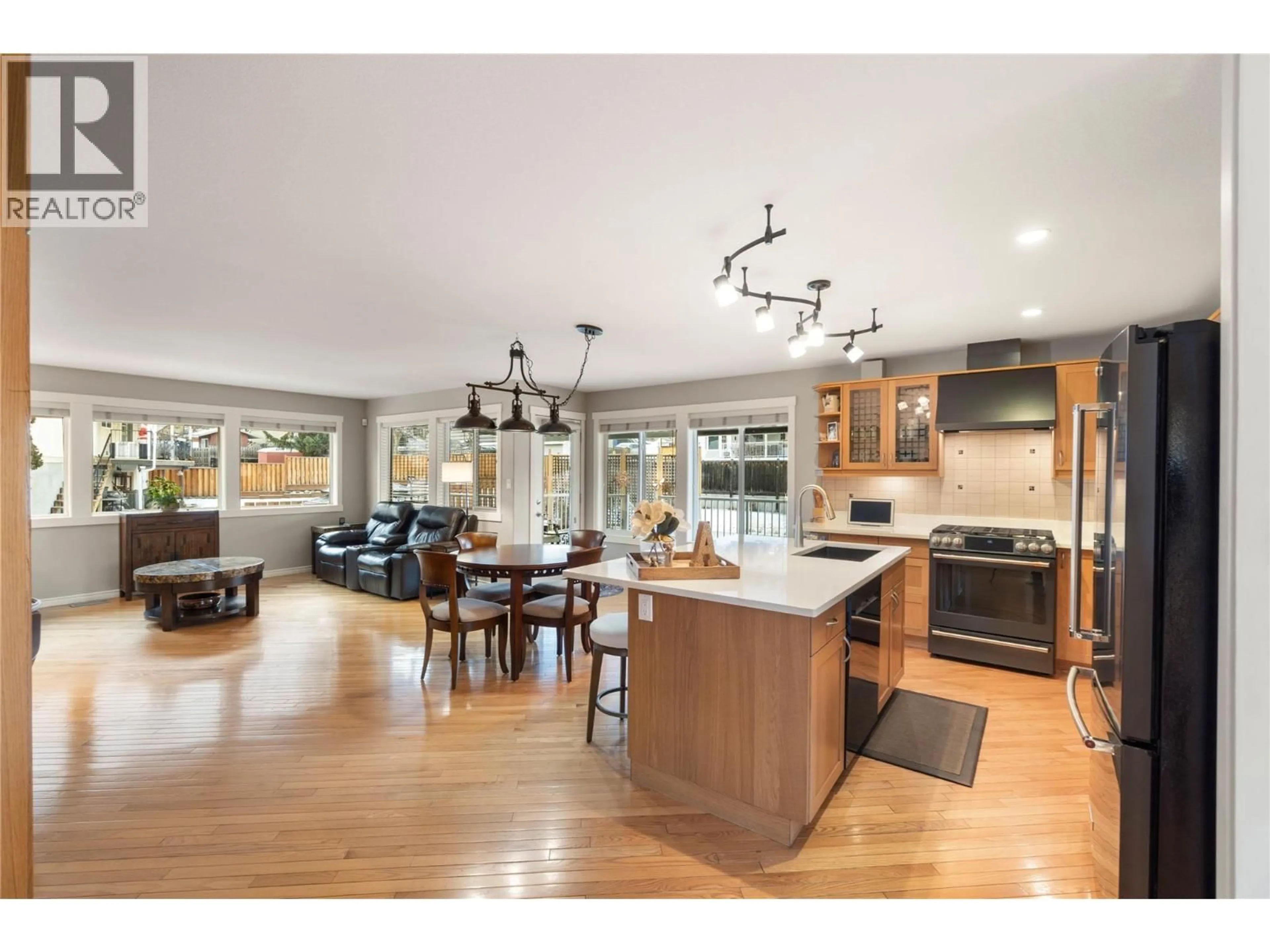 Open concept kitchen, wood/laminate floor for 2535 VALLEYVIEW DRIVE, Kamloops British Columbia V2E2M3