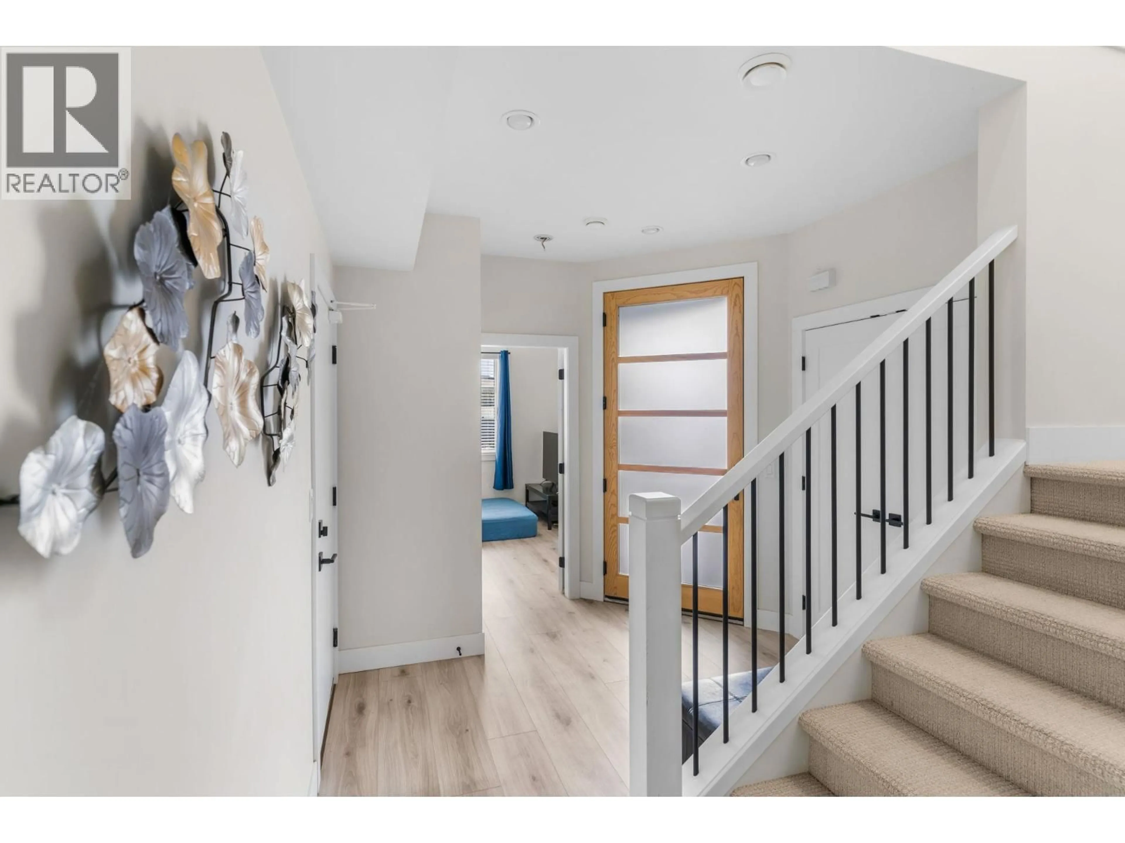 Indoor entryway for 1943 HEMMERLING COURT, Kelowna British Columbia V1V1X1