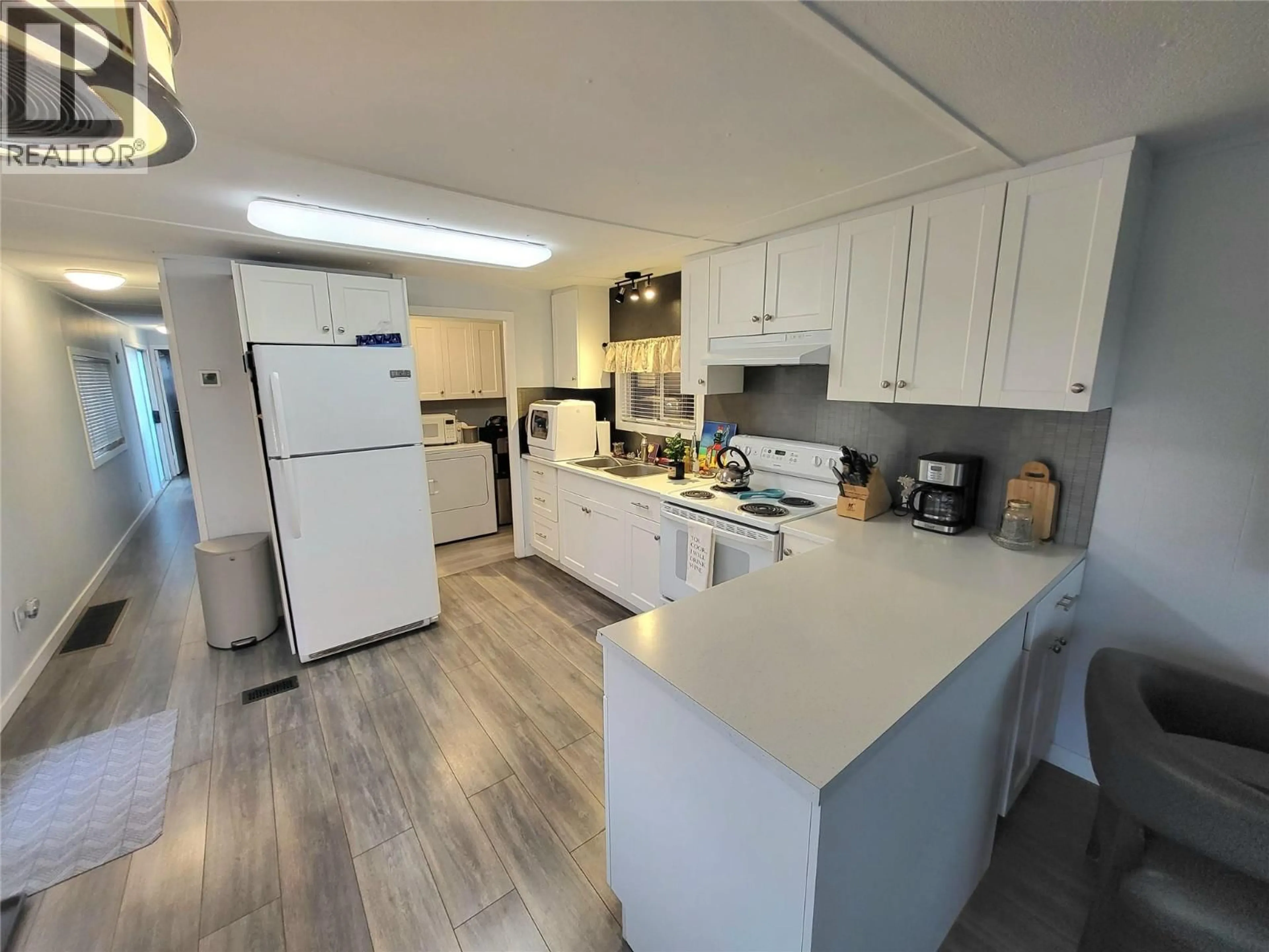 Open concept kitchen, unknown for 47 - 98 OKANAGAN AVENUE, Penticton British Columbia V2A3J5