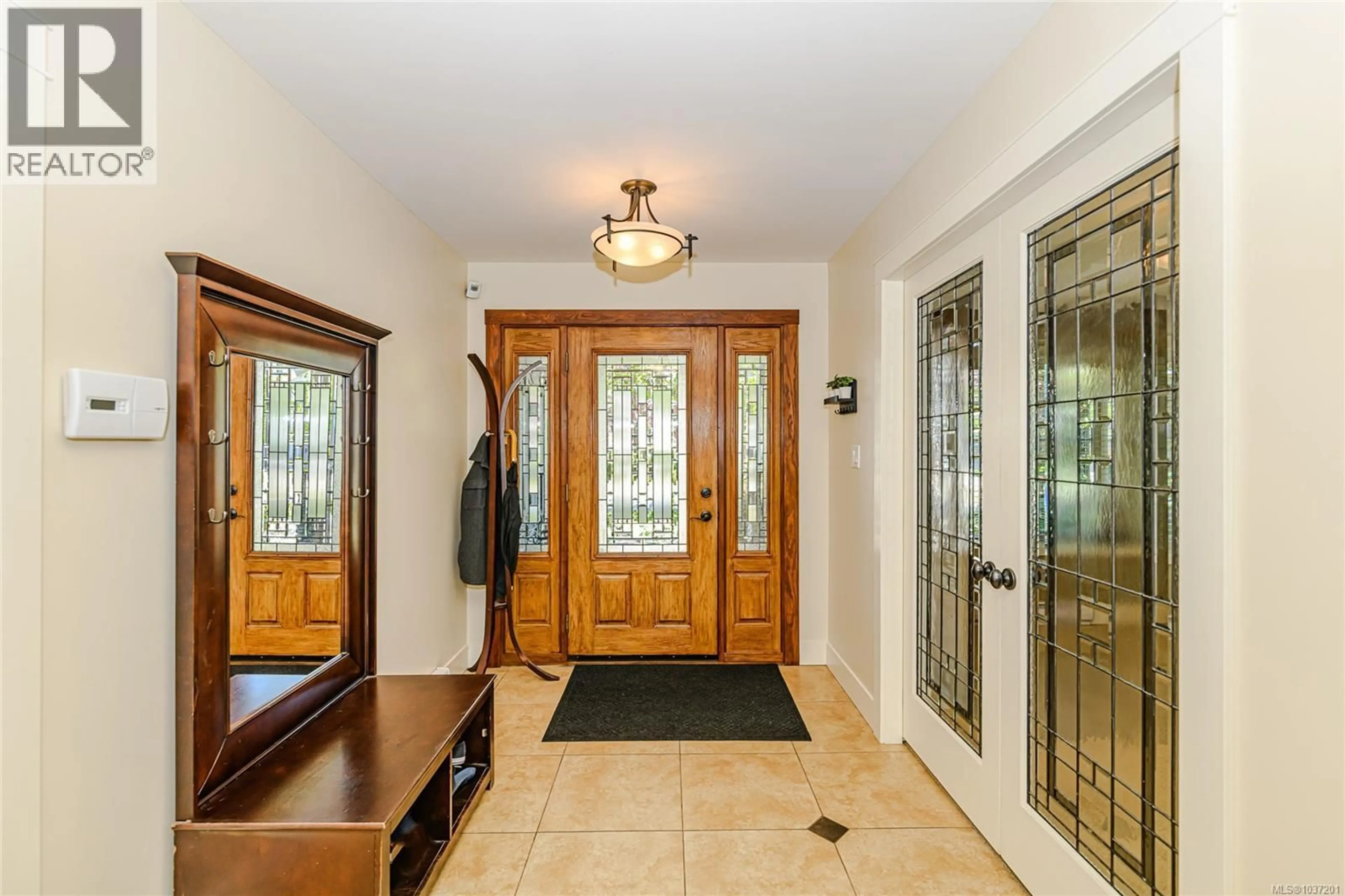 Indoor foyer for 983 ARNGASK AVENUE, Langford British Columbia V9B0G4