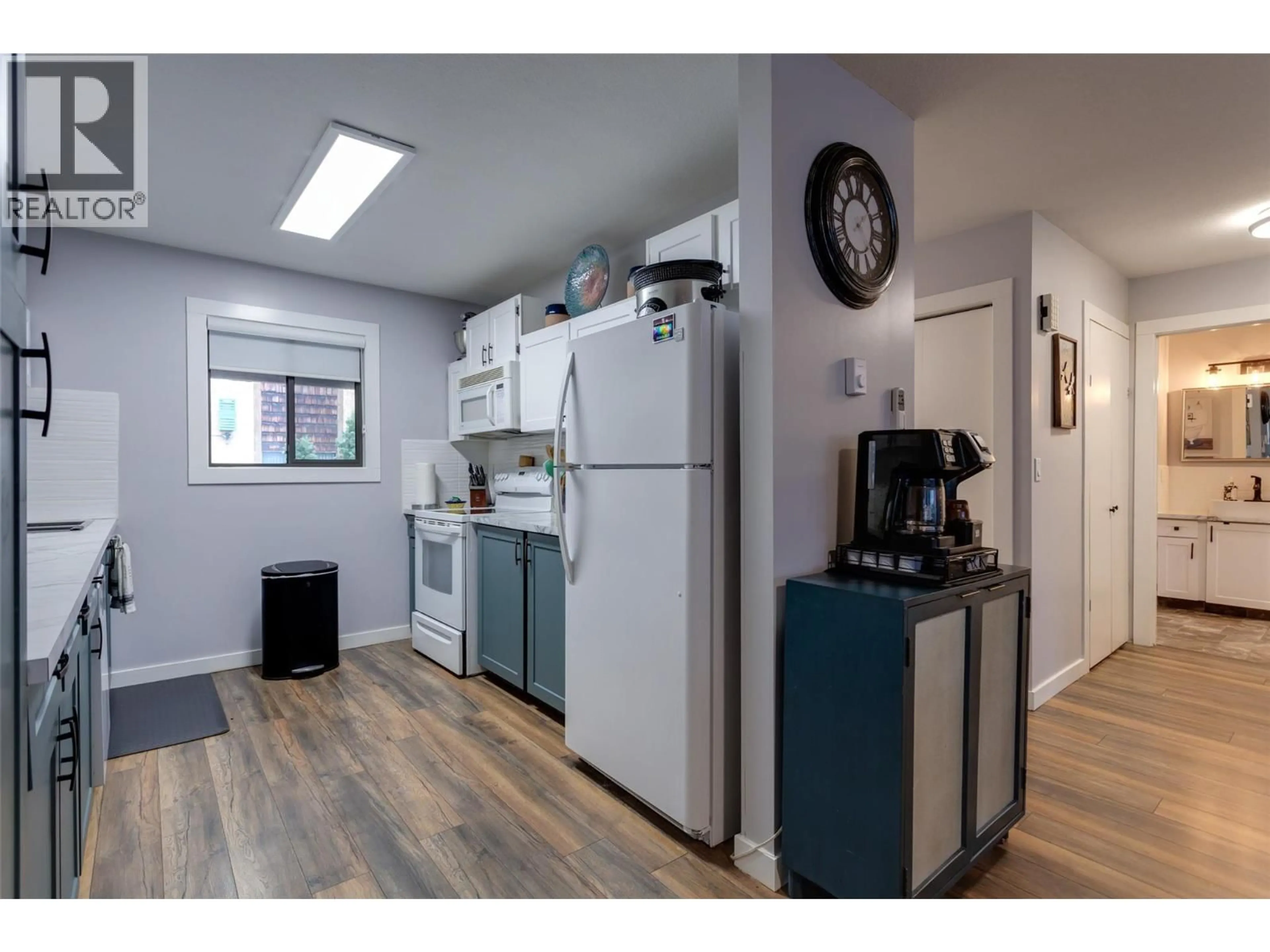 Standard kitchen, unknown for 103 - 1903 LINDAHL STREET, Kelowna British Columbia V1Y3Z6