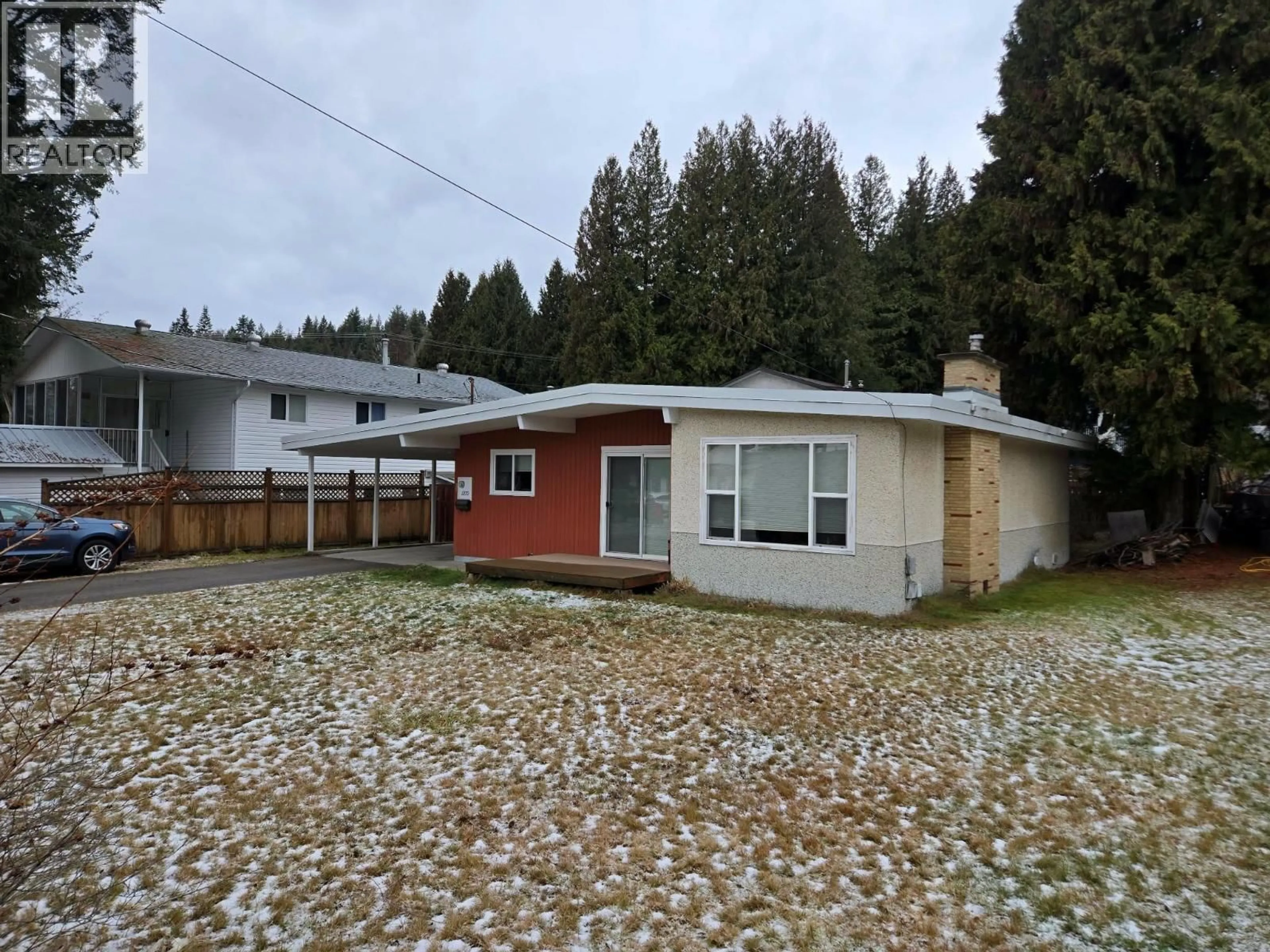 A pic from outside/outdoor area/front of a property/back of a property/a pic from drone, street for 2270 10TH AVENUE, Castlegar British Columbia V1N2Z7