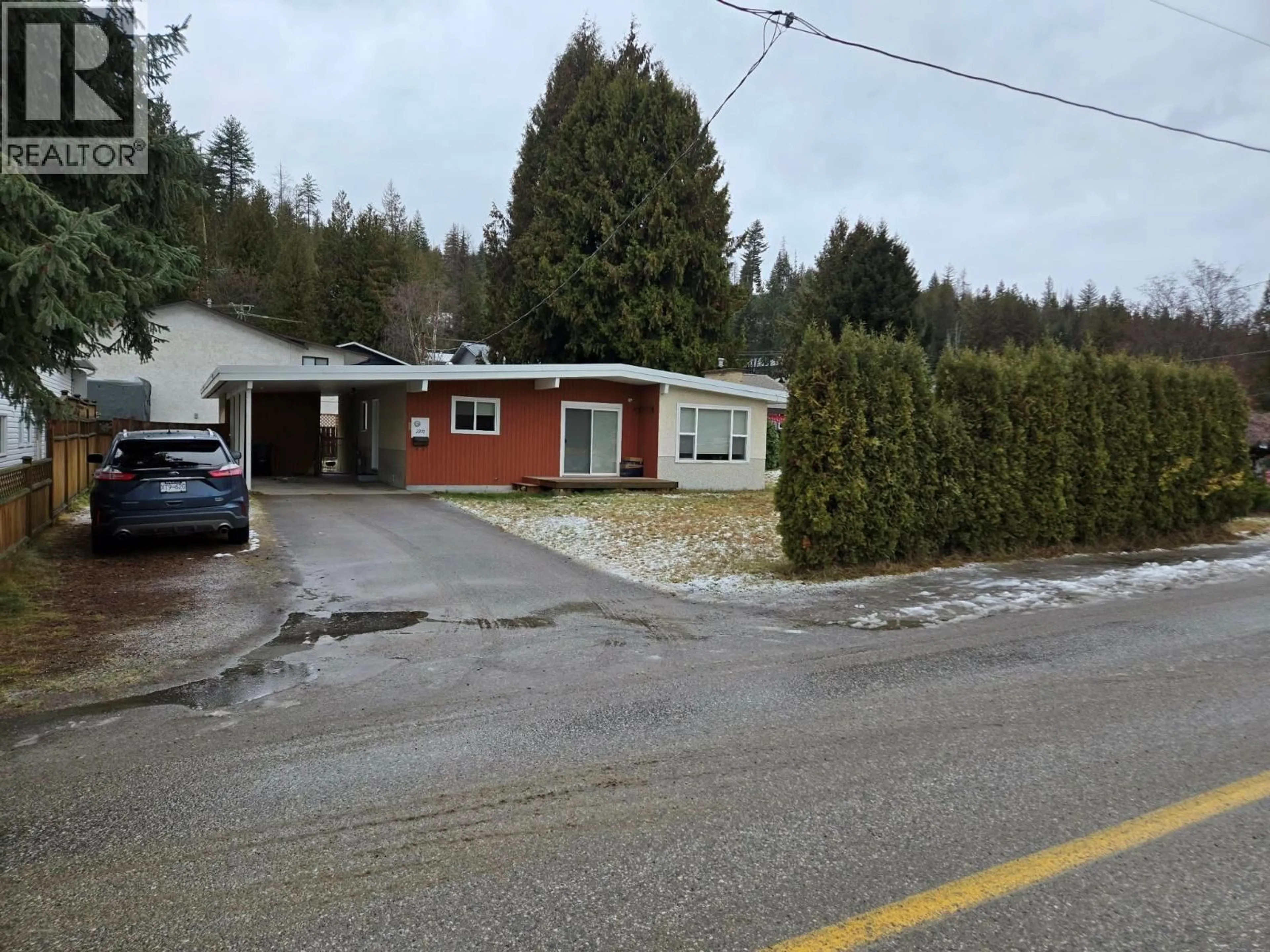 Unknown for 2270 10TH AVENUE, Castlegar British Columbia V1N2Z7