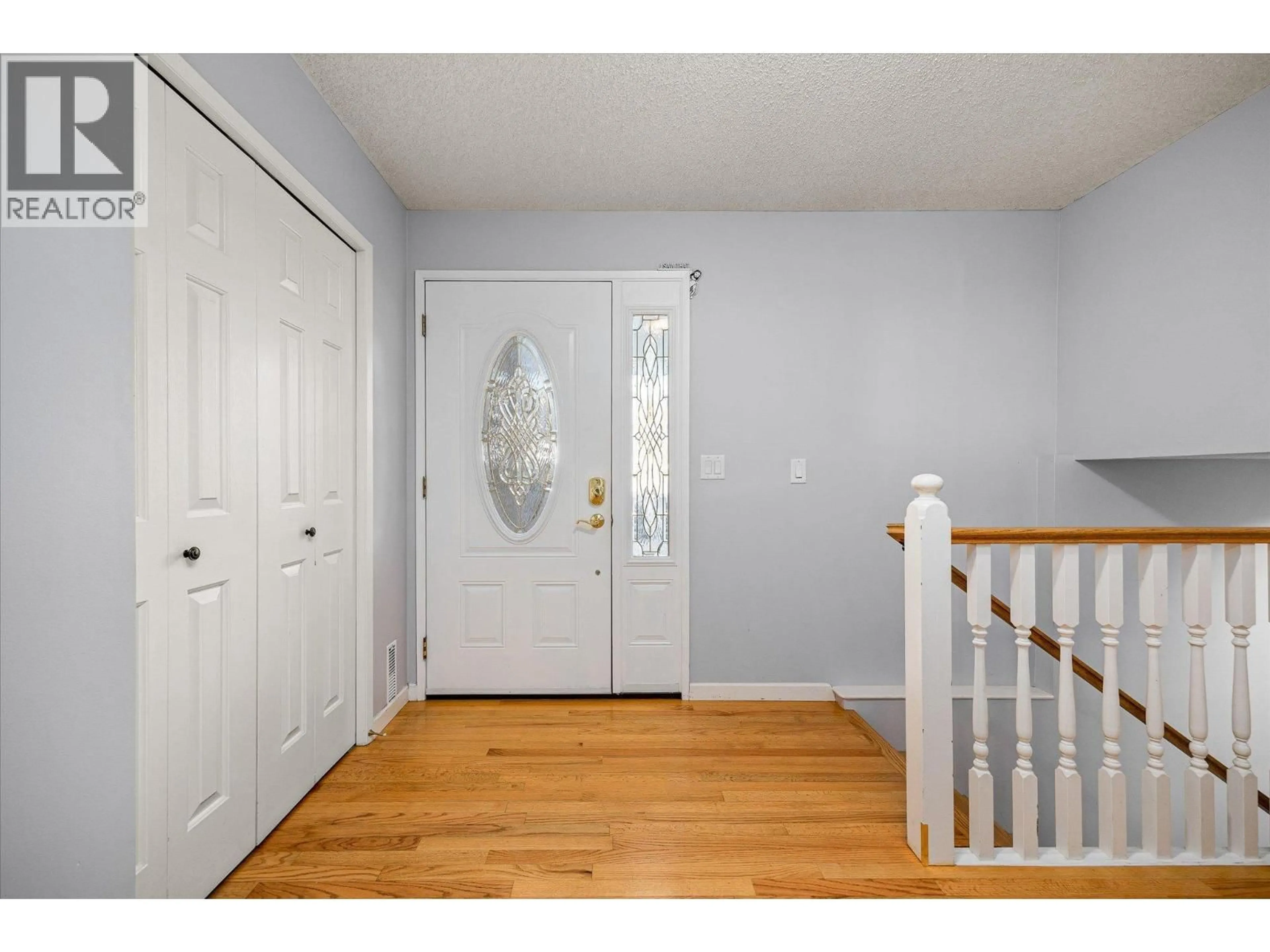 Indoor entryway for 4771 PARKDALE CRESCENT, Kelowna British Columbia V1X6T6