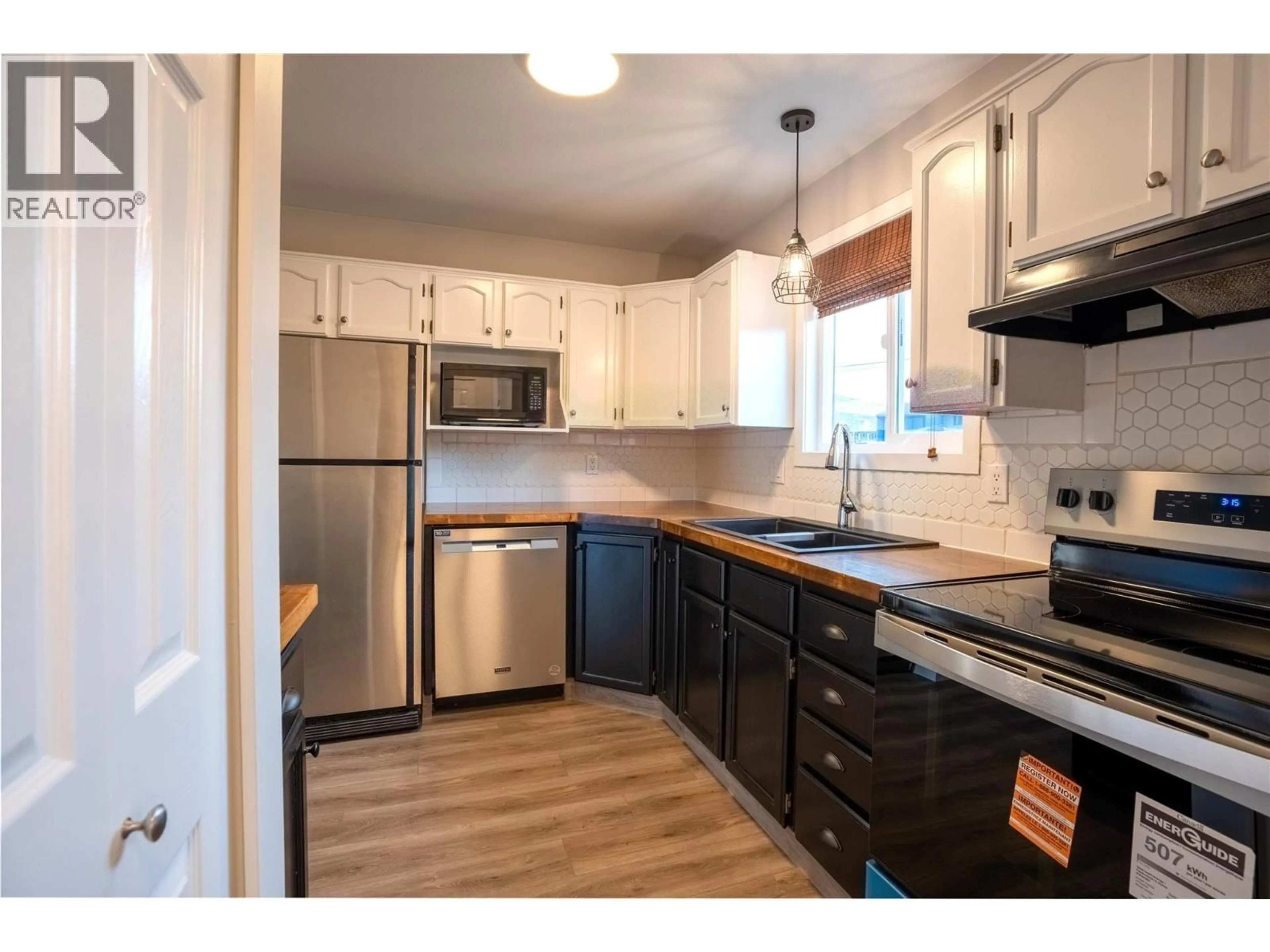 Standard kitchen, wood/laminate floor for 111 - 970 OAKVILLE STREET, Penticton British Columbia V2A8J6