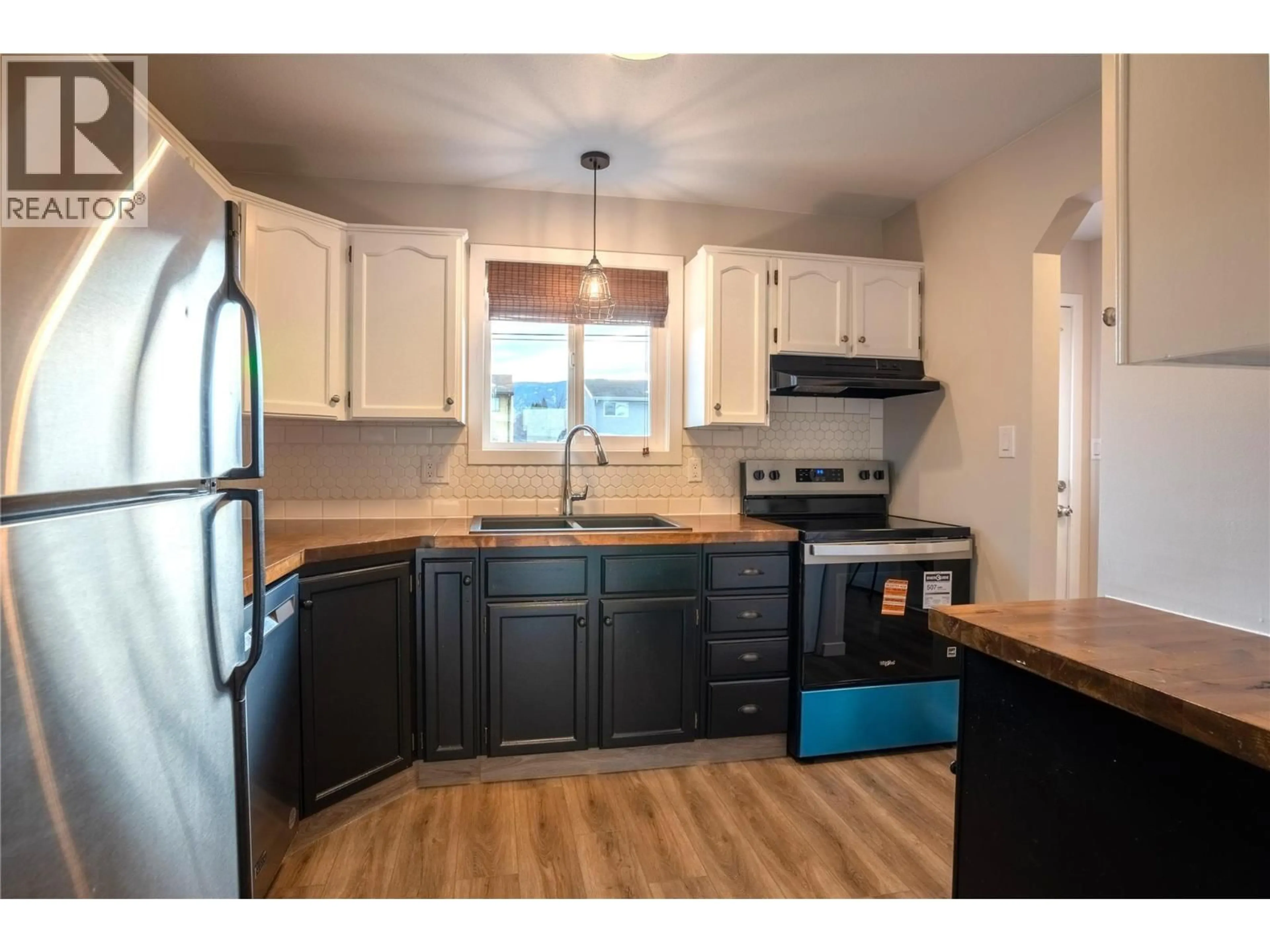 Open concept kitchen, unknown for 111 - 970 OAKVILLE STREET, Penticton British Columbia V2A8J6