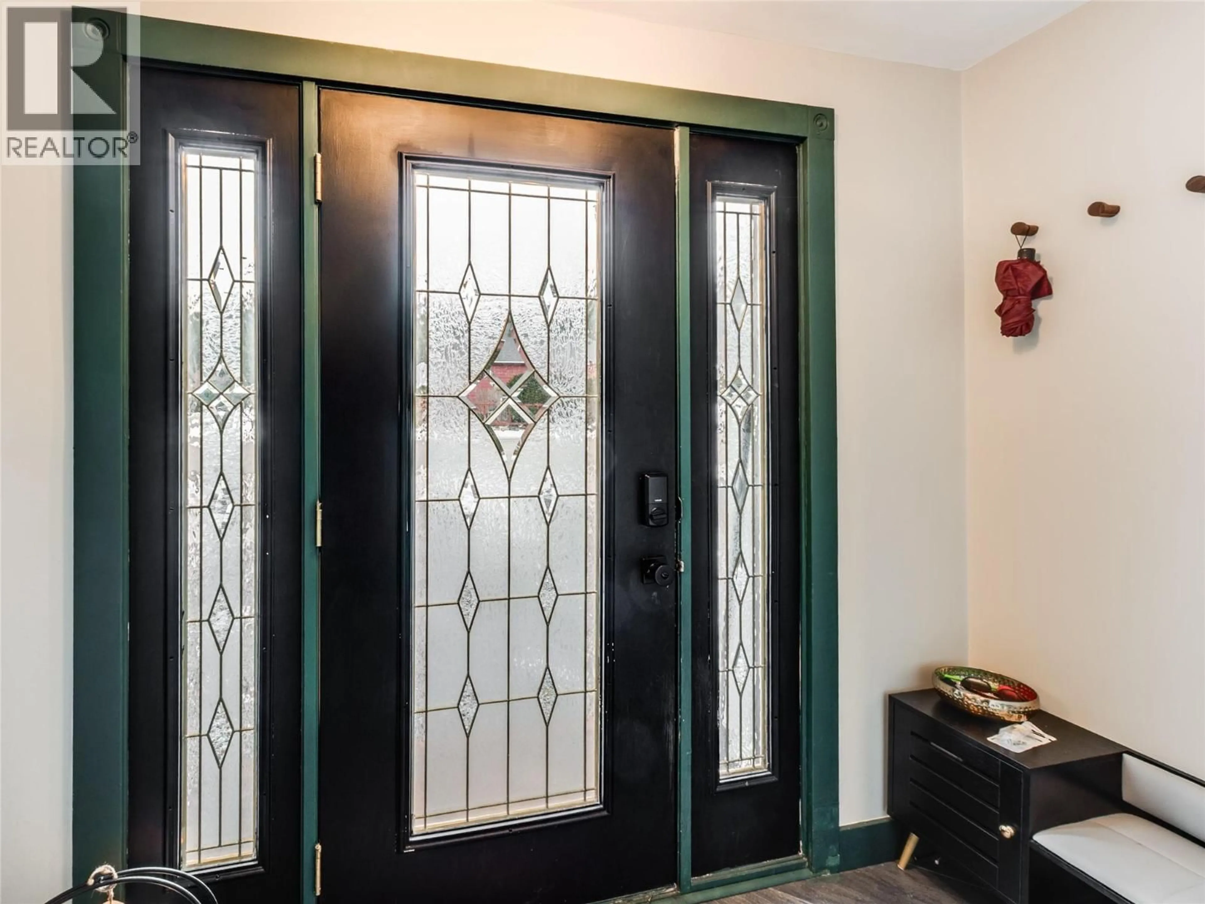 Indoor entryway for 705 GLENDALE AVENUE, Salmo British Columbia V0G1Z0