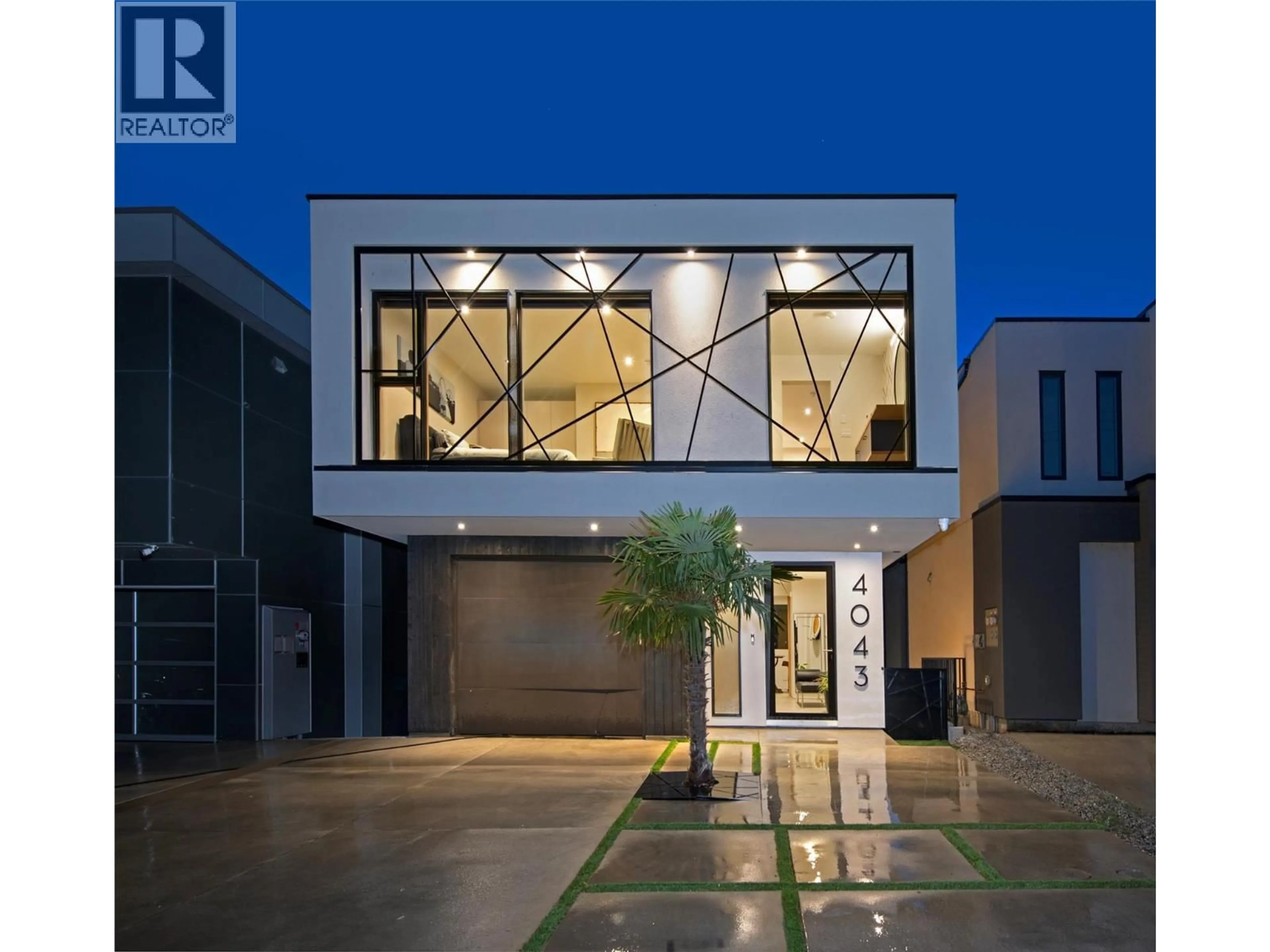 Indoor foyer for 4043 LAKESIDE ROAD, Penticton British Columbia V2A8W3
