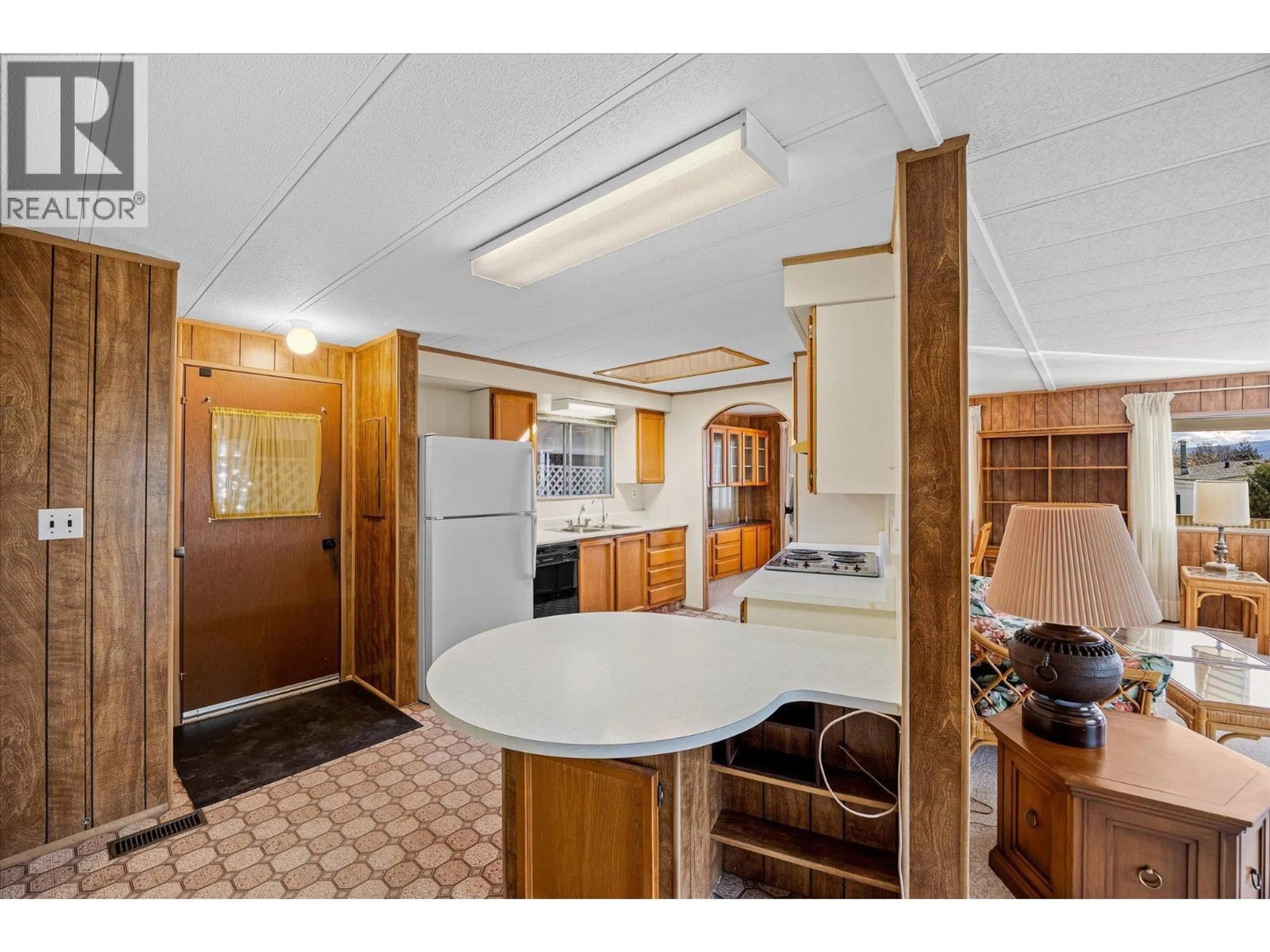 Standard kitchen, unknown for 12 - 2098 BOUCHERIE ROAD, West Kelowna British Columbia V4T2A5