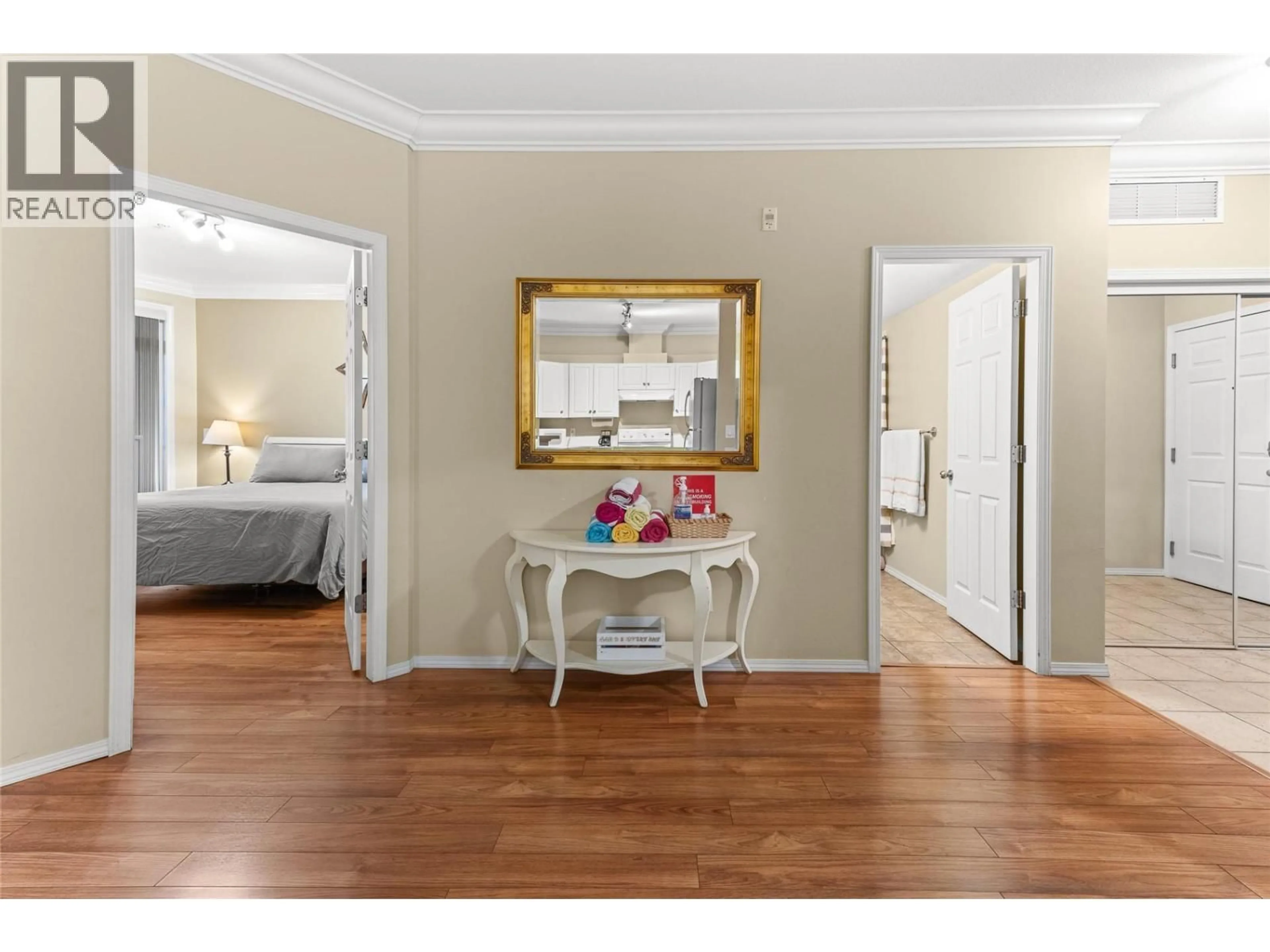 Indoor entryway for 440 - 1088 SUNSET DRIVE, Kelowna British Columbia V1Y9W1