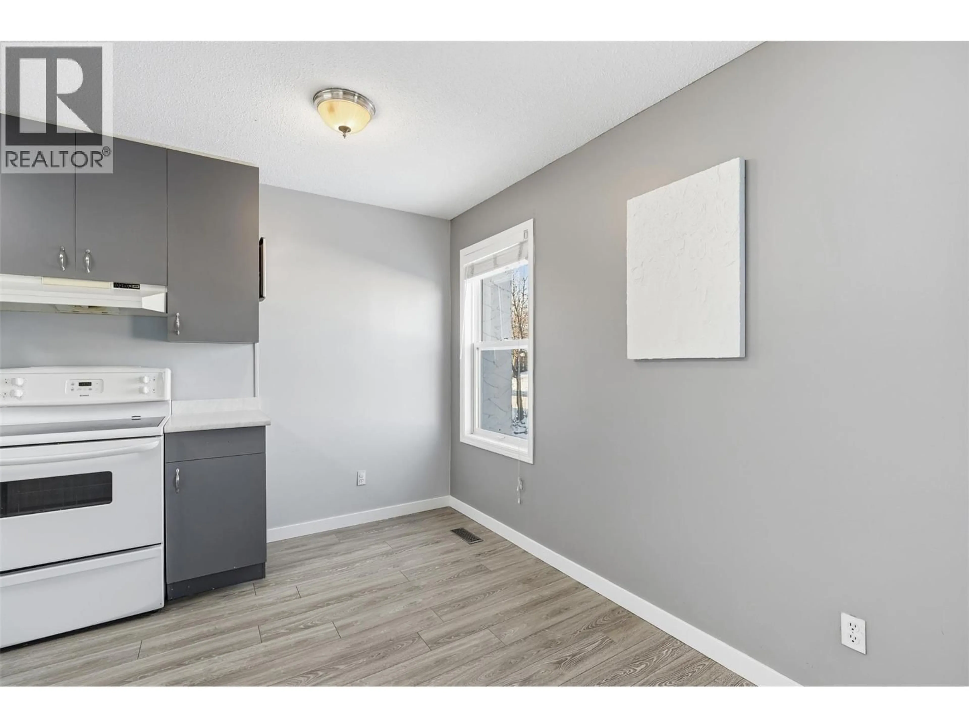 A pic of a room for 383 HOLLYBURN DRIVE, Kamloops British Columbia V2E1Y9