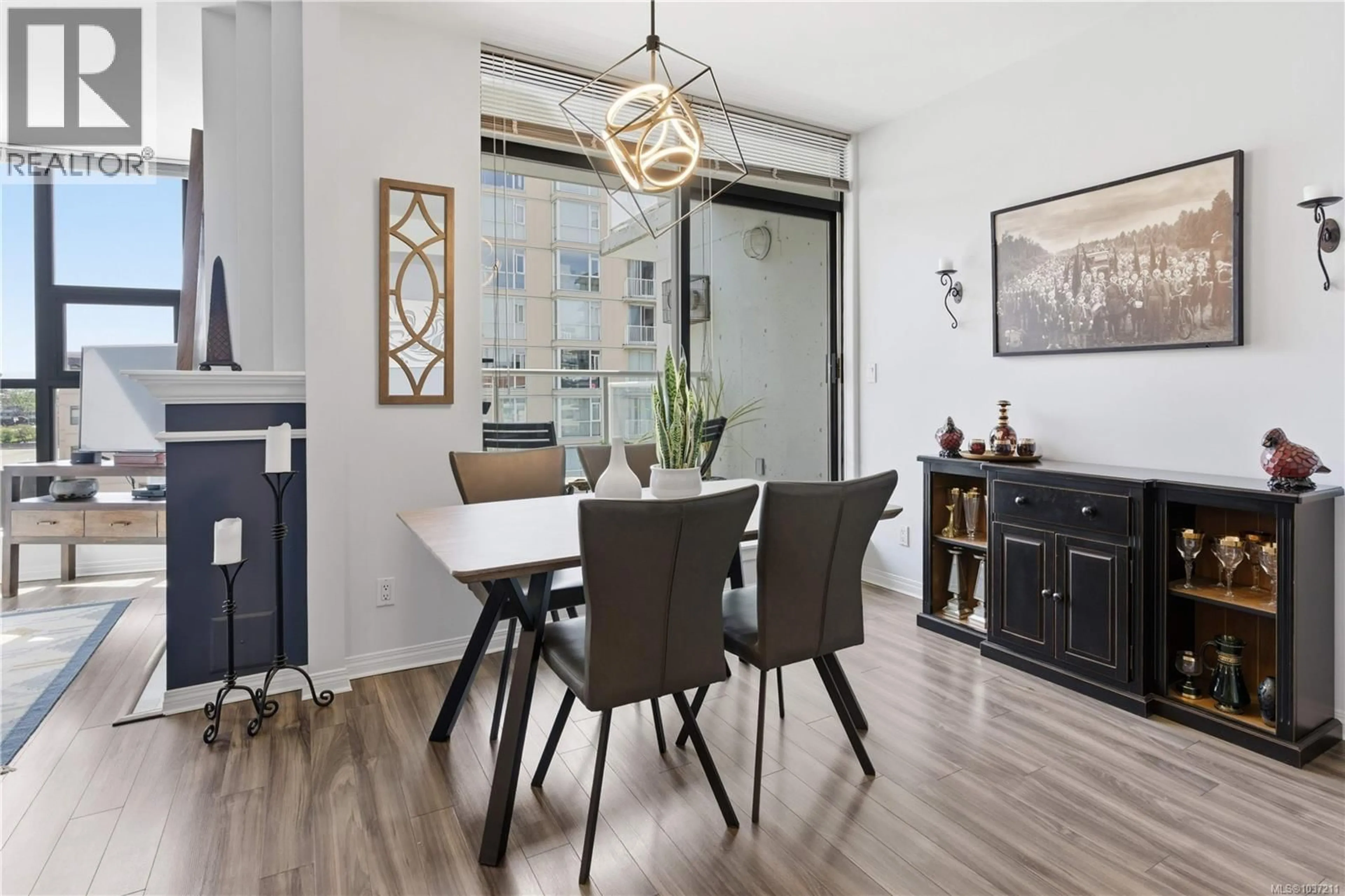 Dining room, wood/laminate floor for 706 - 860 VIEW STREET, Victoria British Columbia V8W3Z8