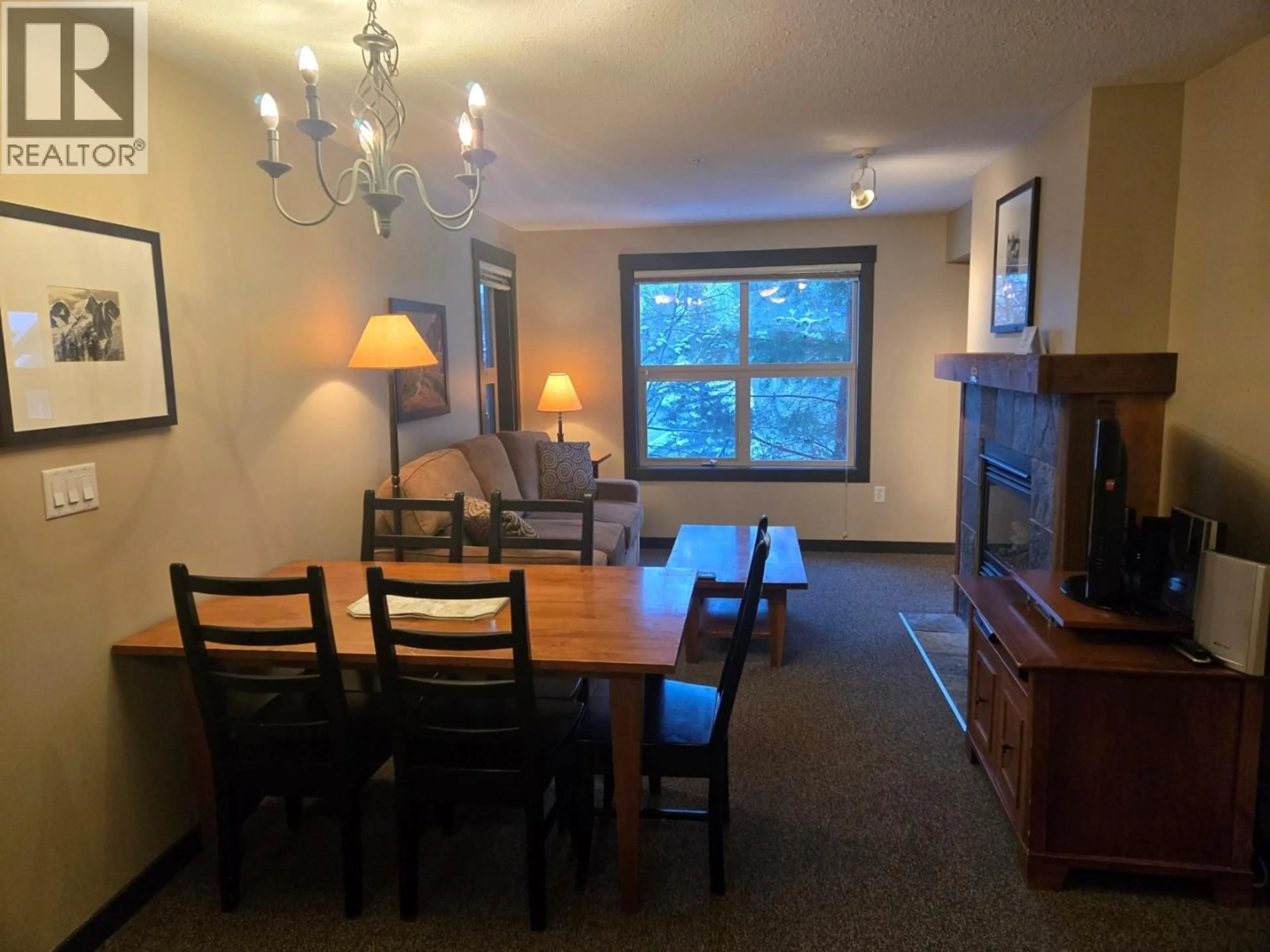 Dining room, wood/laminate floor for 406 - 2070 SUMMIT DRIVE, Panorama British Columbia V0A1T0
