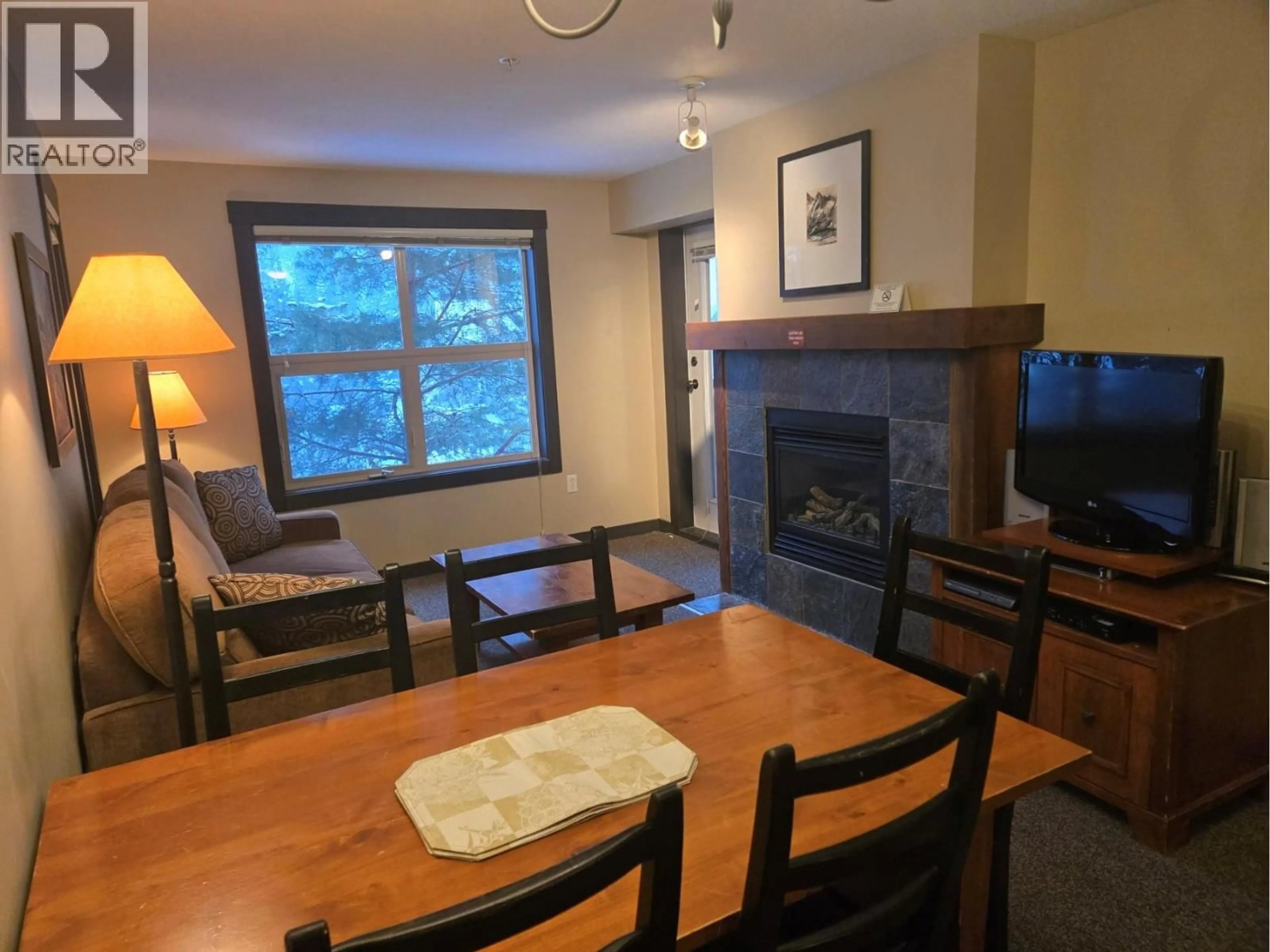 Dining room, wood/laminate floor for 406 - 2070 SUMMIT DRIVE, Panorama British Columbia V0A1T0