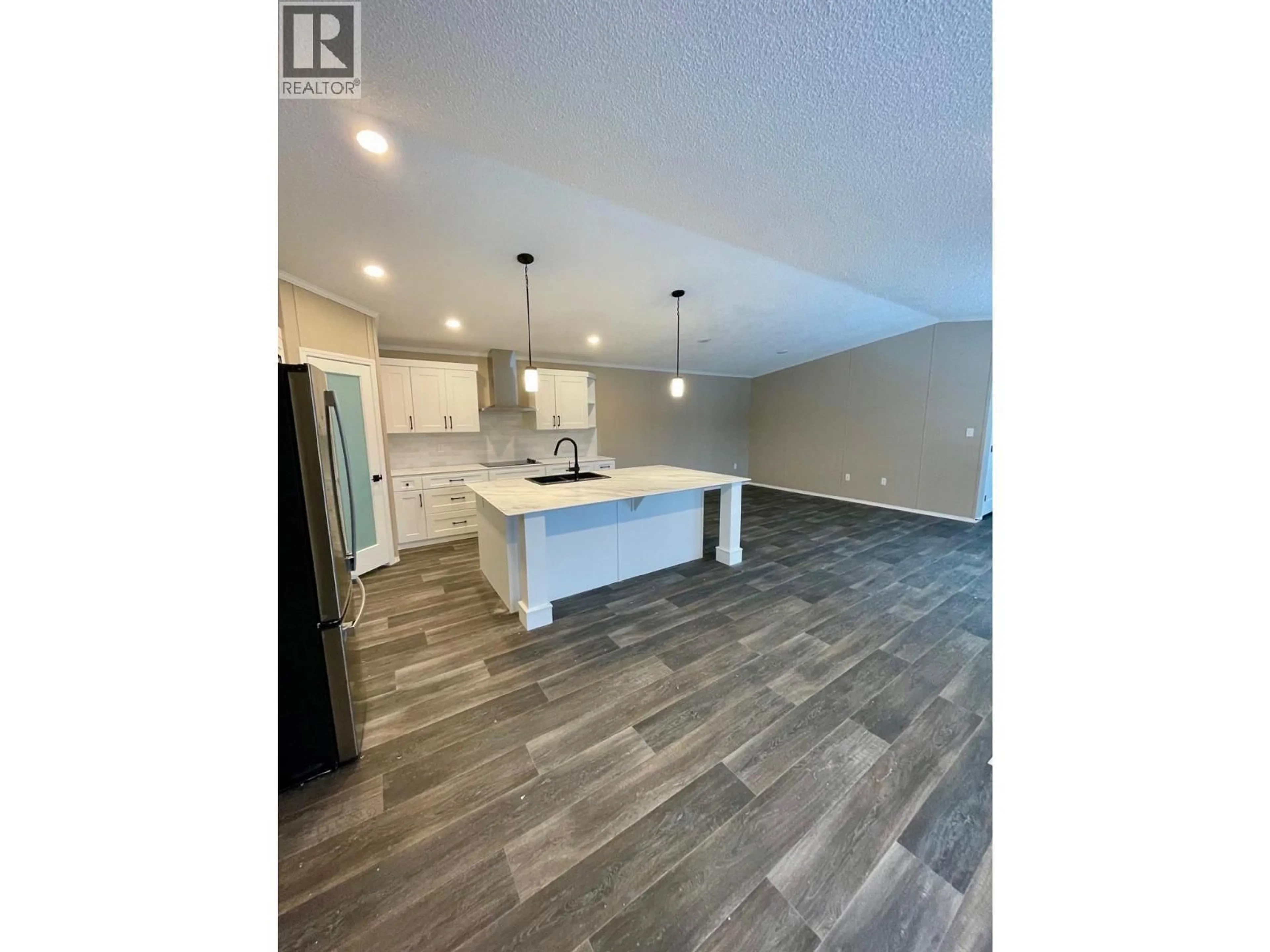 Open concept kitchen, unknown for 22 CHEROKEE DRIVE, Elkford British Columbia V0B1H0