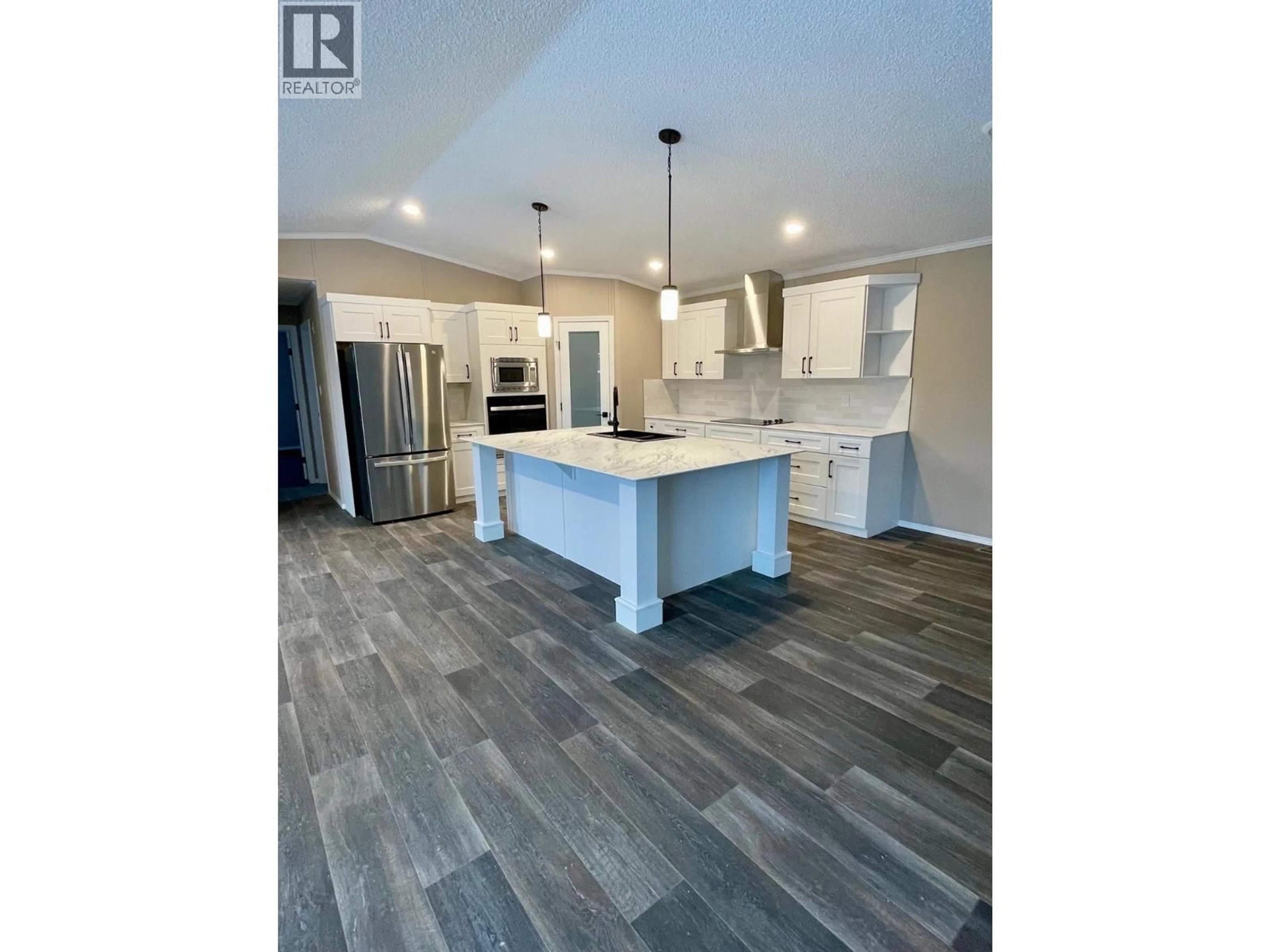 Open concept kitchen, unknown for 22 CHEROKEE DRIVE, Elkford British Columbia V0B1H0