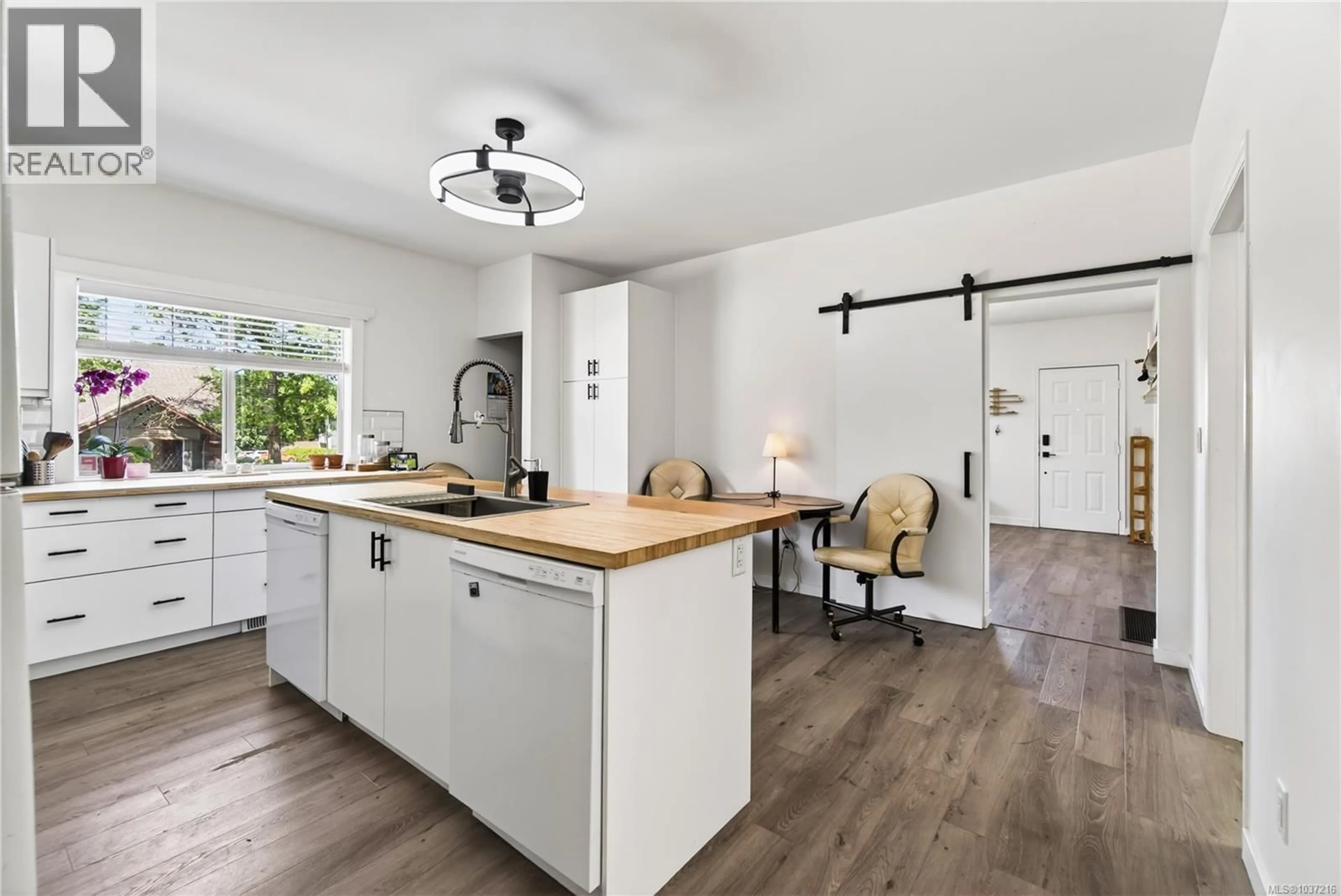 Open concept kitchen, unknown for 203 PRIDEAUX STREET, Nanaimo British Columbia V9R2M9