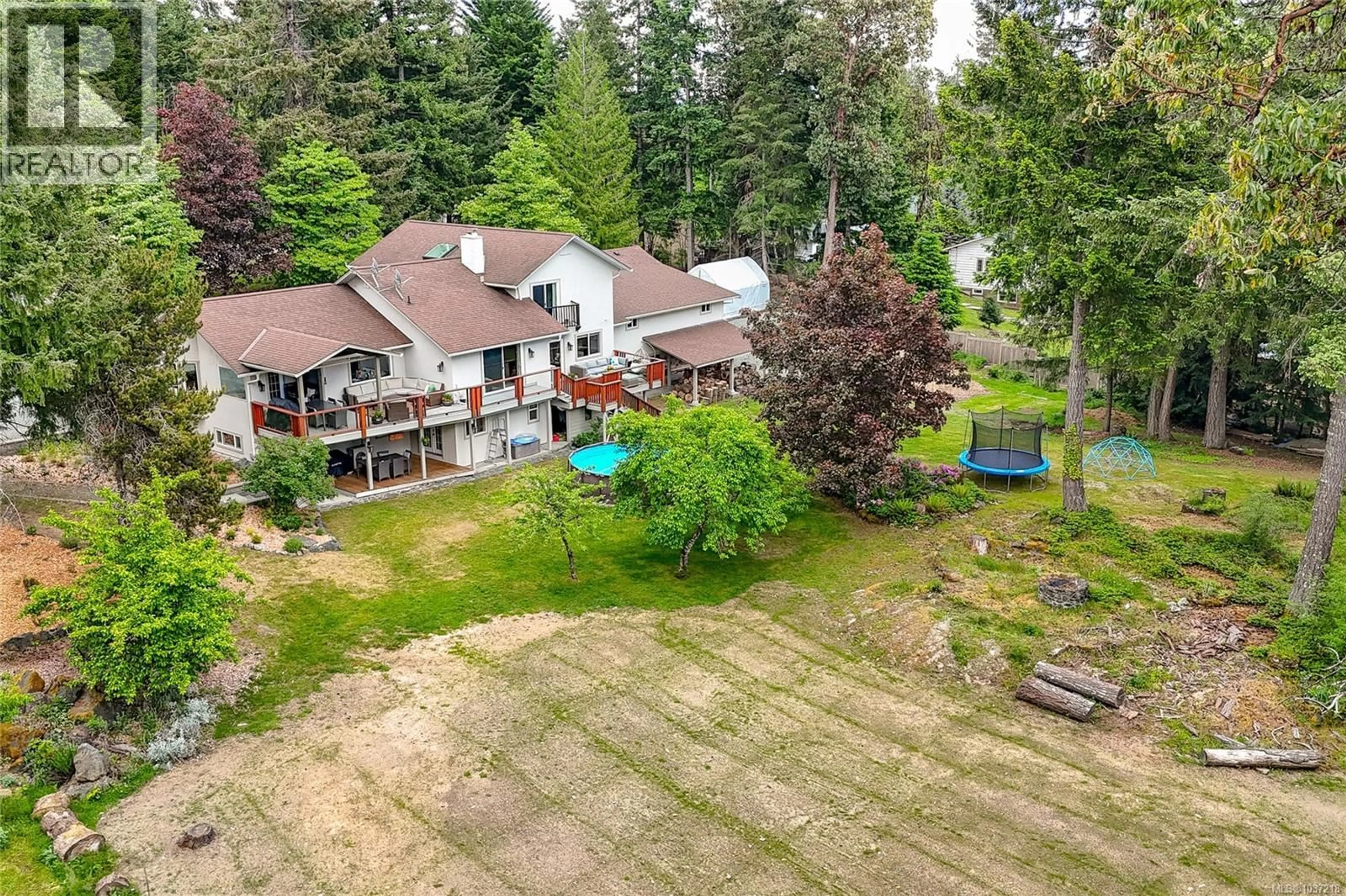 A pic from outside/outdoor area/front of a property/back of a property/a pic from drone, unknown for 3729 PANORAMA CRESCENT, Chemainus British Columbia V0R1K4
