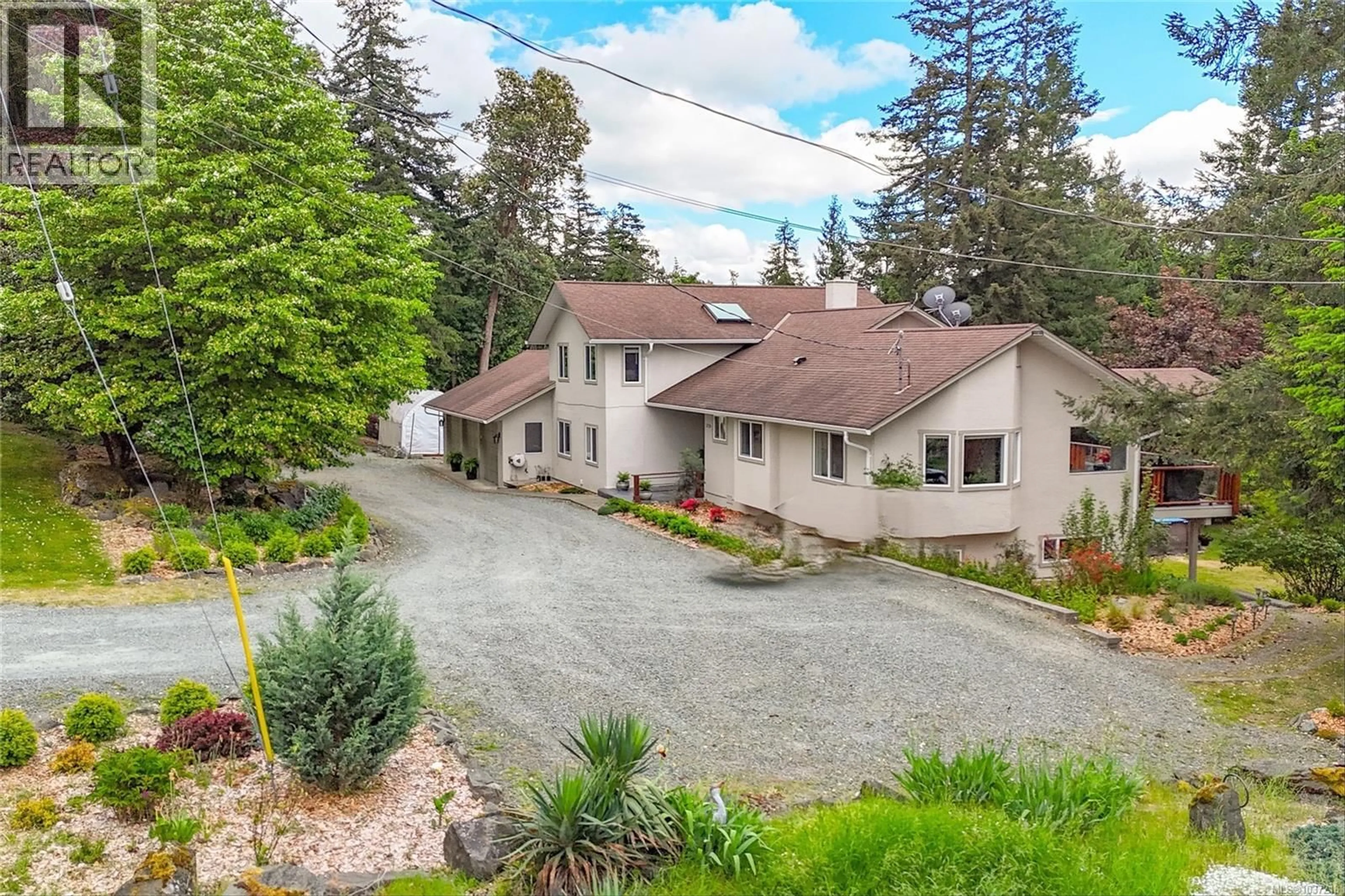 A pic from outside/outdoor area/front of a property/back of a property/a pic from drone, street for 3729 PANORAMA CRESCENT, Chemainus British Columbia V0R1K4