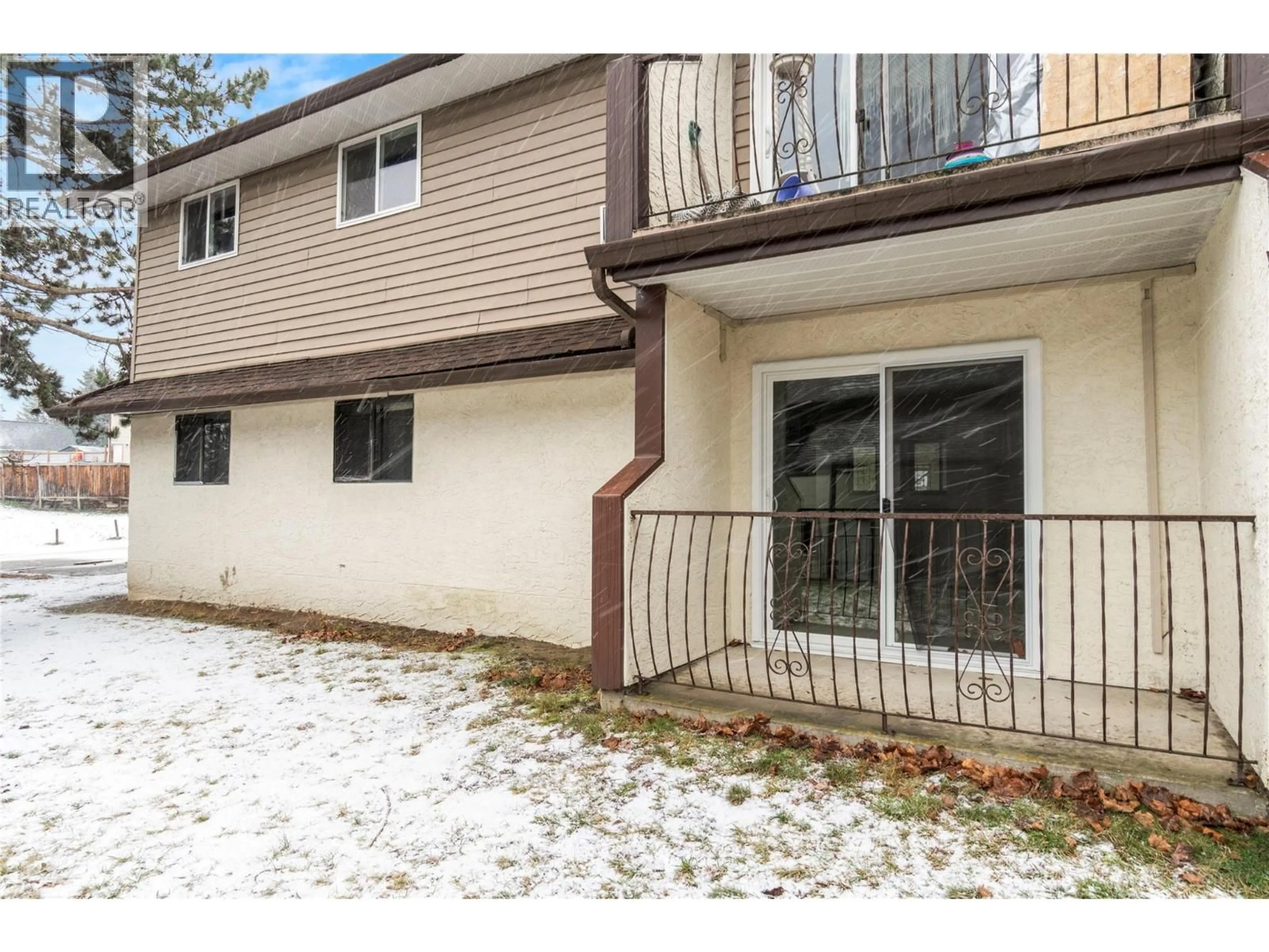 Patio, street for 602 - 1451 1 AVENUE NORTHEAST, Salmon Arm British Columbia V1E1N9