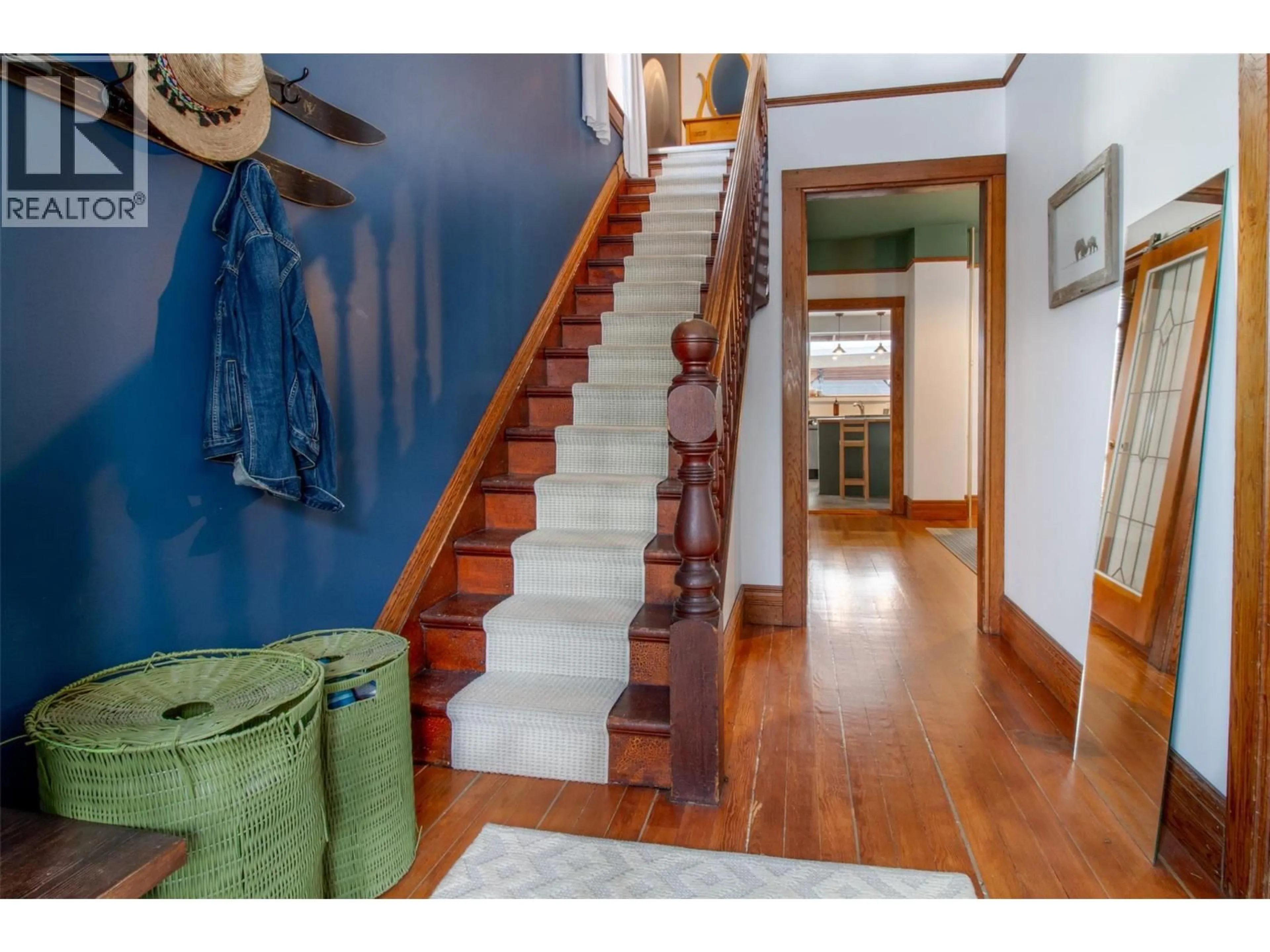 Indoor entryway for 409 THIRD STREET EAST, Revelstoke British Columbia V0E2S0