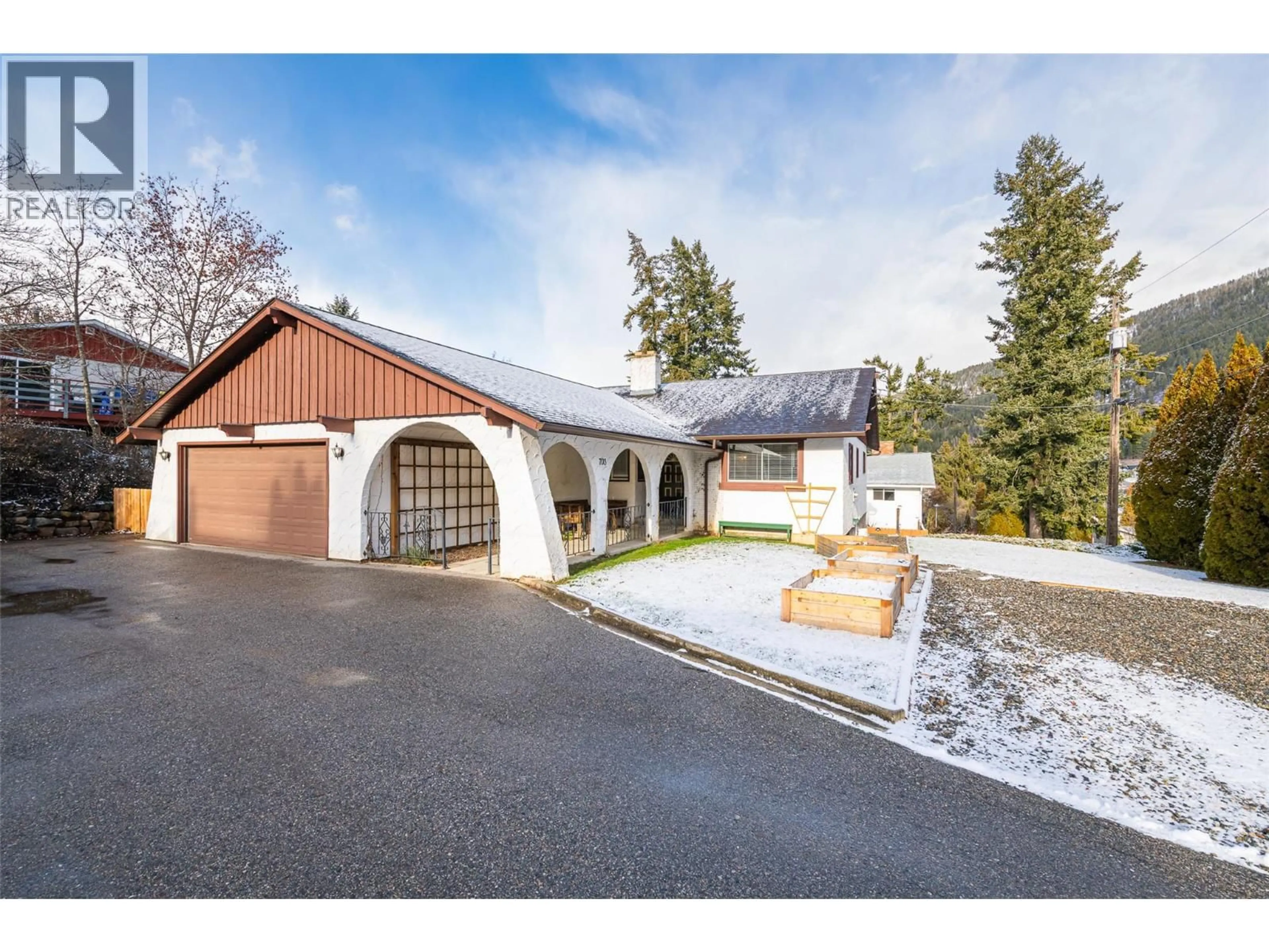 Unknown for 703 11TH AVENUE NORTH, Creston British Columbia V0B1G4