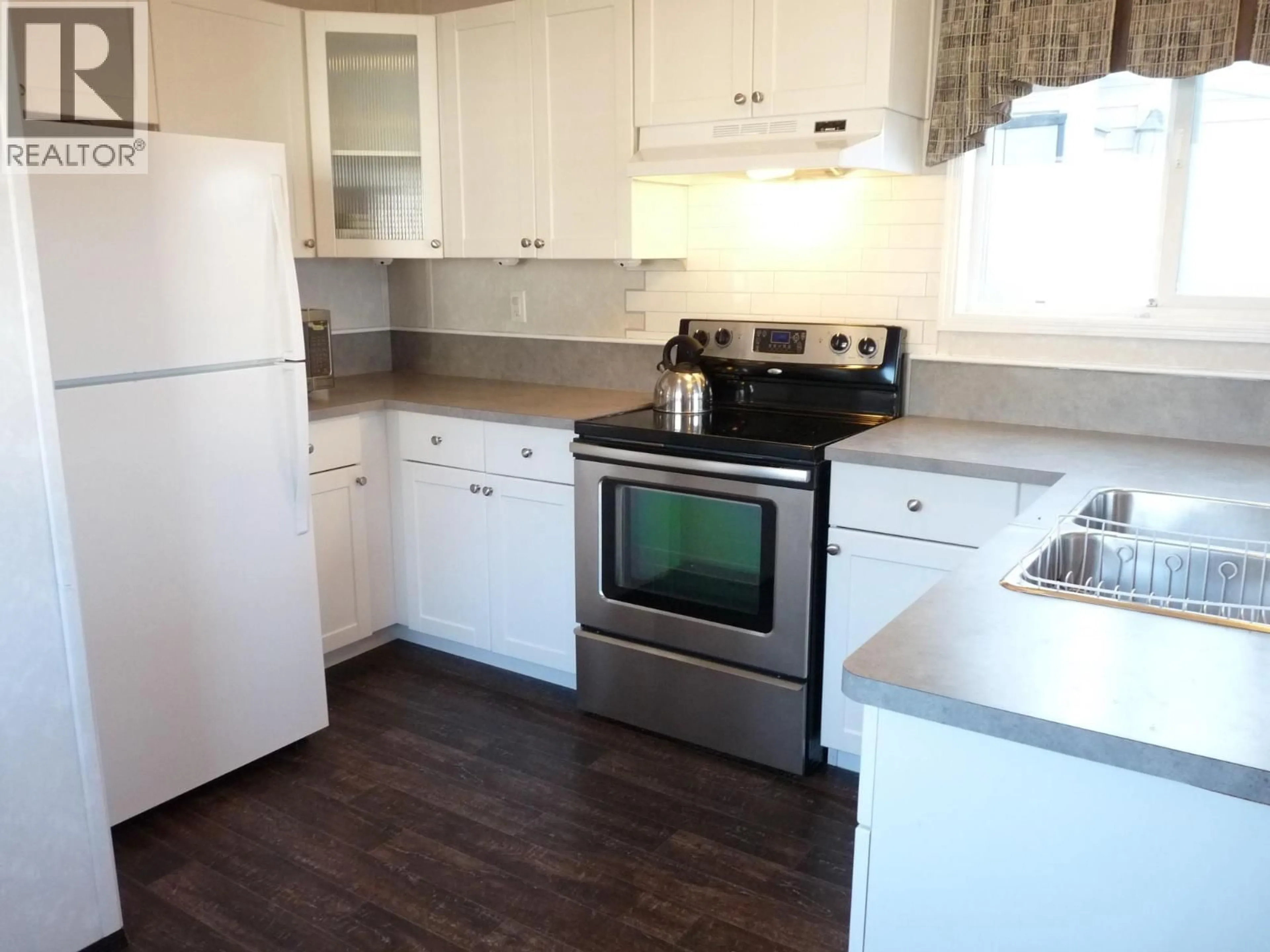 Standard kitchen, wood/laminate floor for 56 - 771 ATHABASCA STREET EAST, Kamloops British Columbia V2H1C8